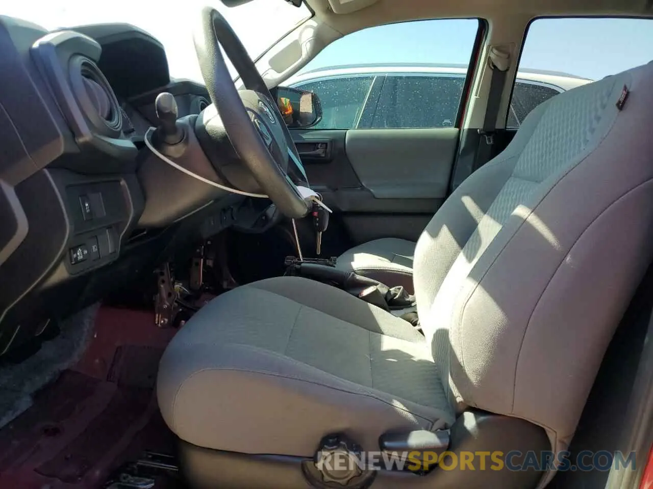 7 fotografías del automóvil dañado 5TFAX5GN8MX193865 TOYOTA TACOMA 2021