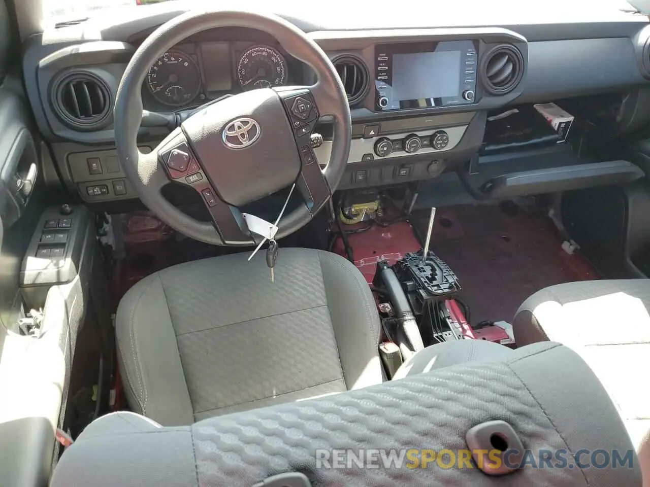 8 fotografías del automóvil dañado 5TFAX5GN8MX193865 TOYOTA TACOMA 2021