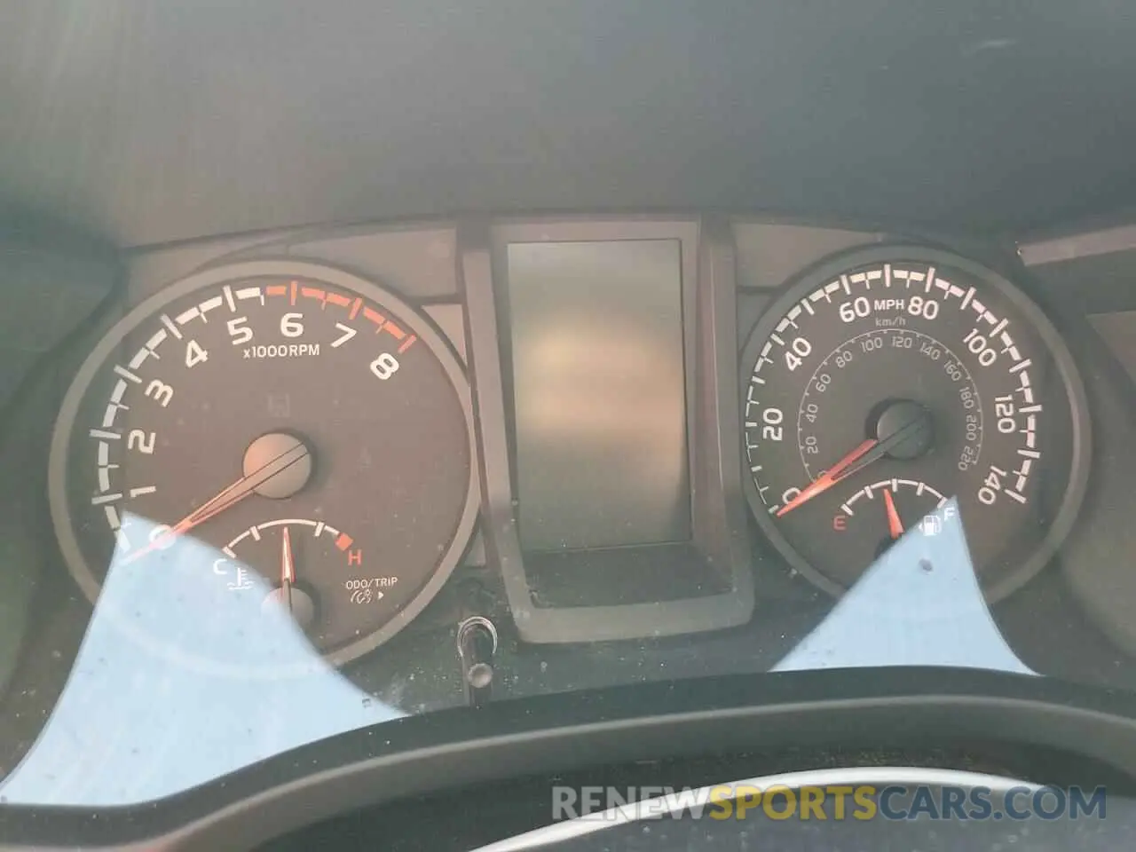 9 fotografías del automóvil dañado 5TFAX5GN8MX193865 TOYOTA TACOMA 2021
