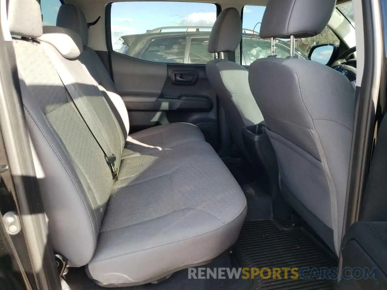 6 fotografías del automóvil dañado 5TFAX5GN9MX191011 TOYOTA TACOMA 2021