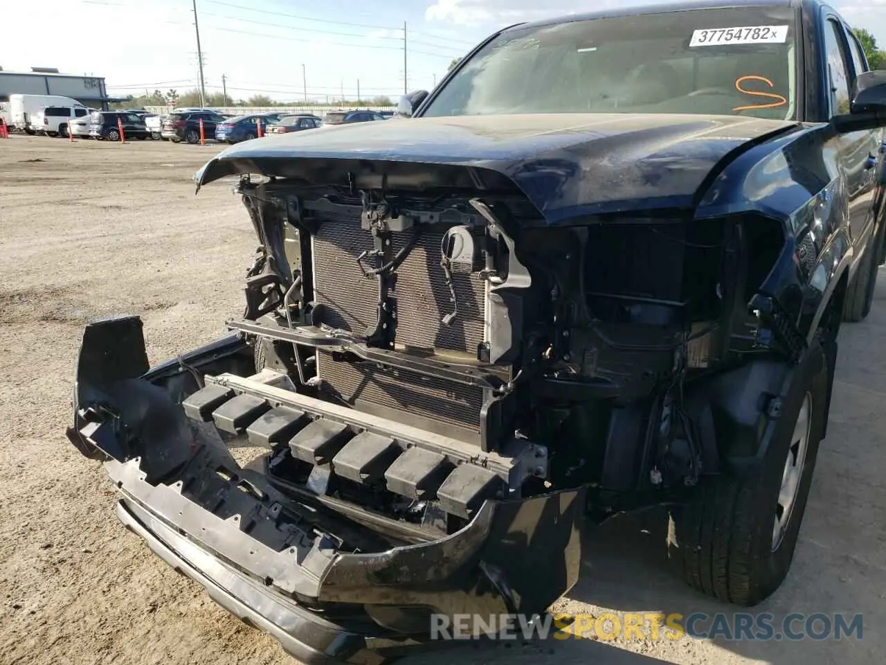 9 fotografías del automóvil dañado 5TFAX5GN9MX191011 TOYOTA TACOMA 2021