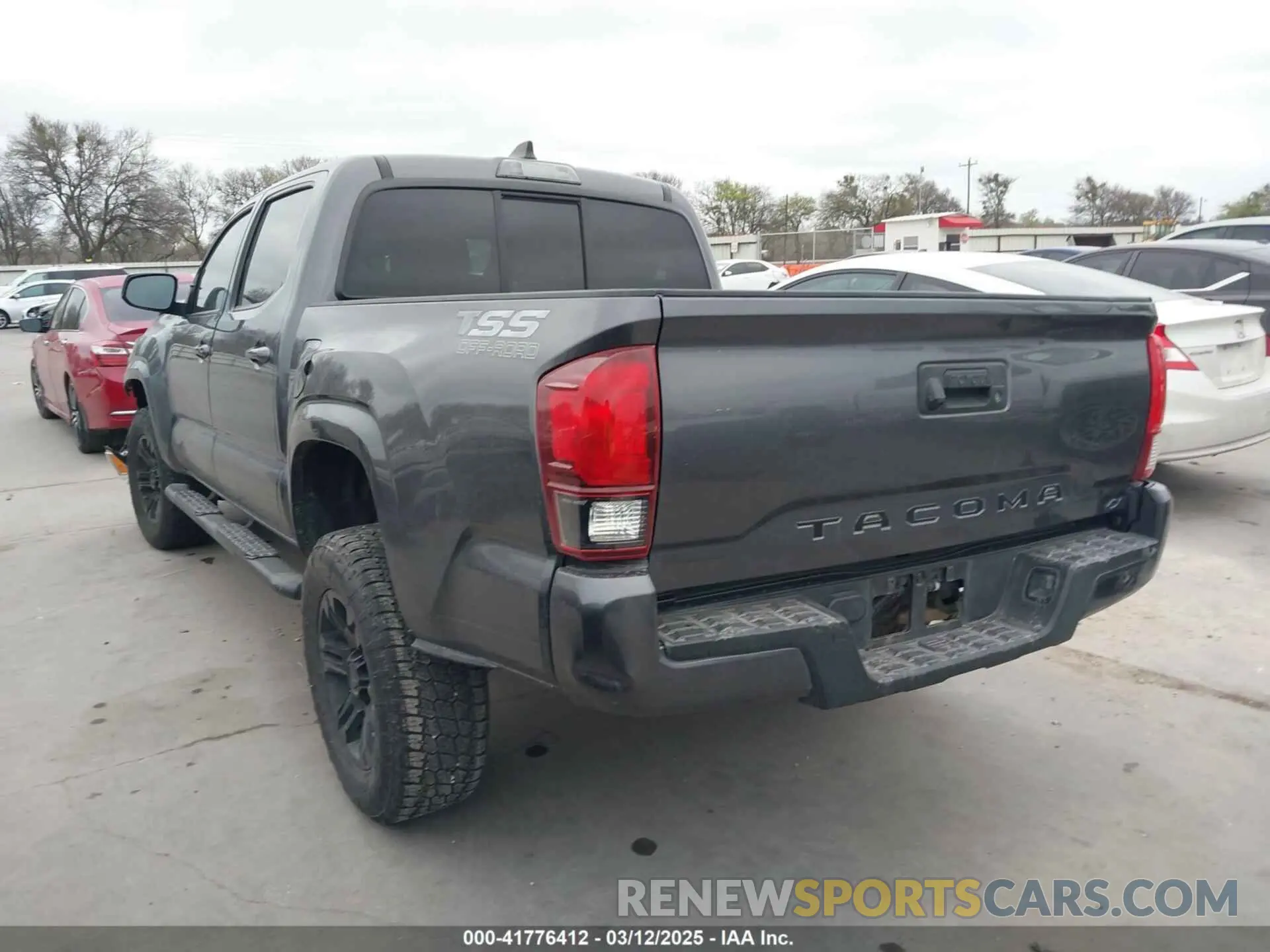 3 fotografías del automóvil dañado 5TFAX5GN9MX193549 TOYOTA TACOMA 2021