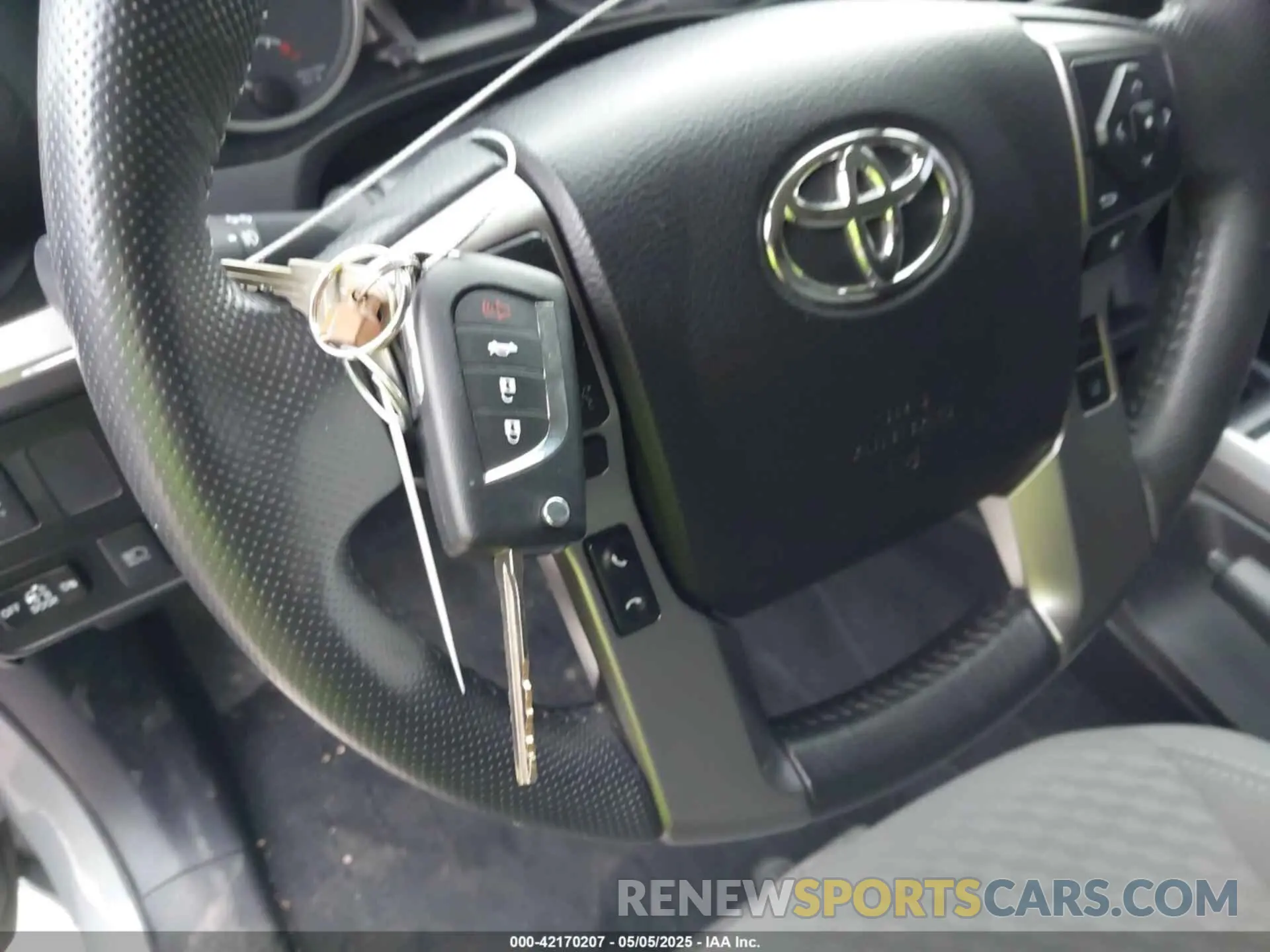 11 fotografías del automóvil dañado 5TFAX5GNXMX191938 TOYOTA TACOMA 2021