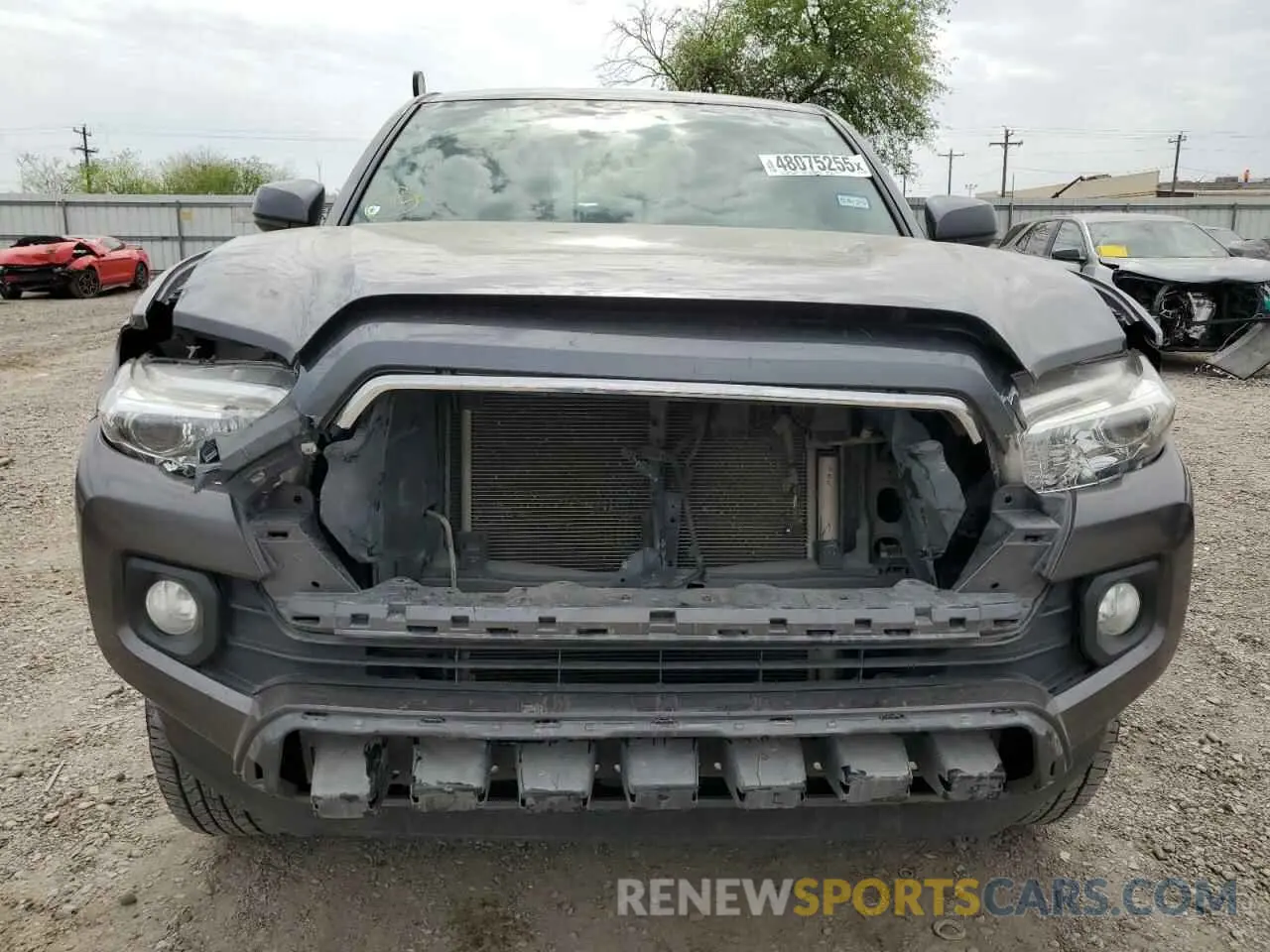 5 fotografías del automóvil dañado 5TFAZ5CN0MX105634 TOYOTA TACOMA 2021