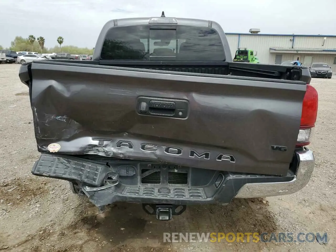 6 fotografías del automóvil dañado 5TFAZ5CN0MX105634 TOYOTA TACOMA 2021