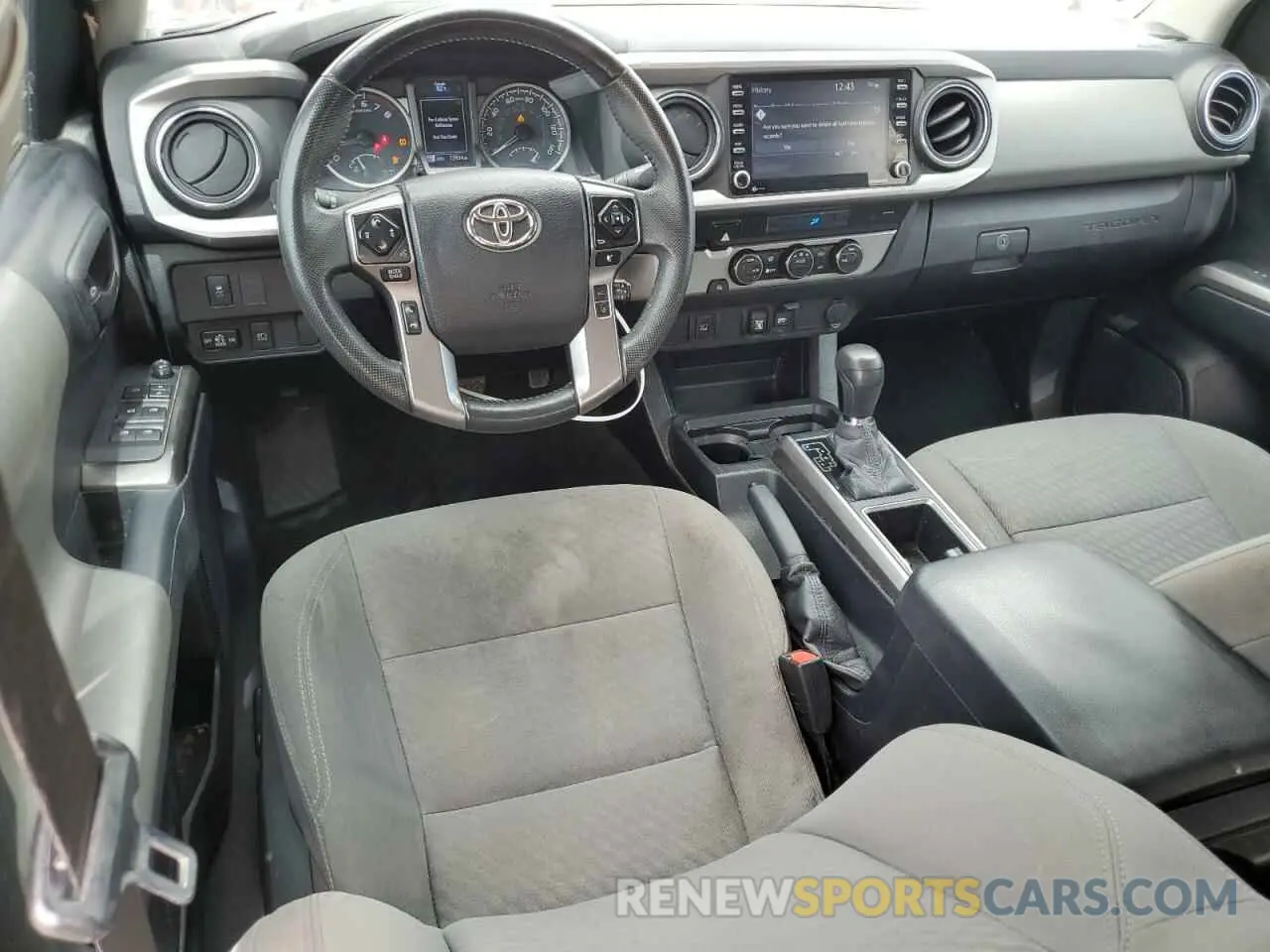 8 fotografías del automóvil dañado 5TFAZ5CN0MX105634 TOYOTA TACOMA 2021