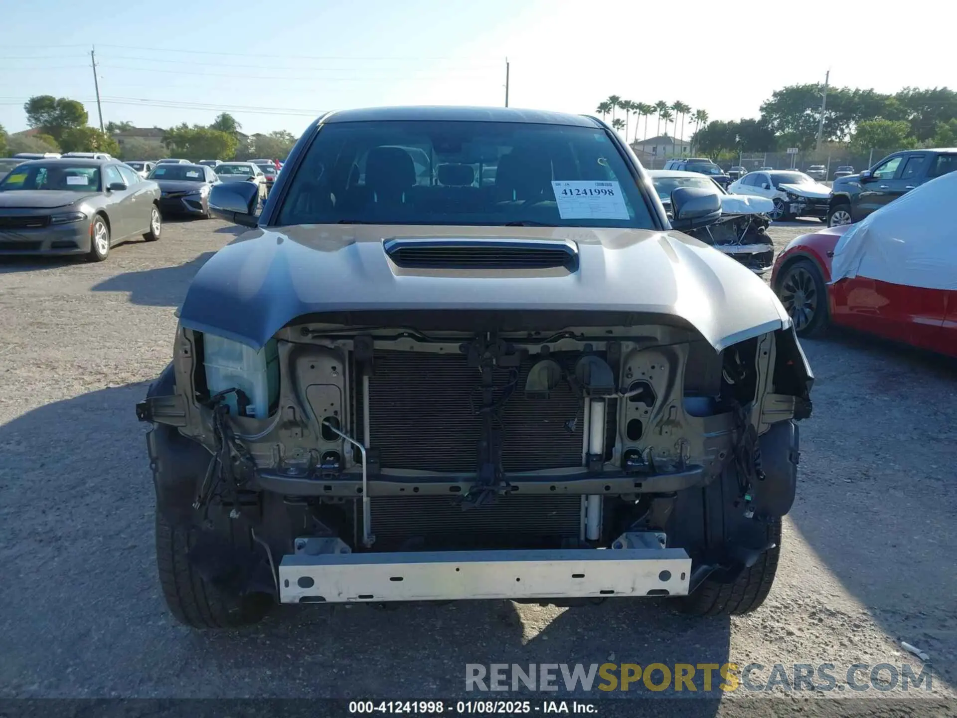 13 fotografías del automóvil dañado 5TFAZ5CN1MX098953 TOYOTA TACOMA 2021