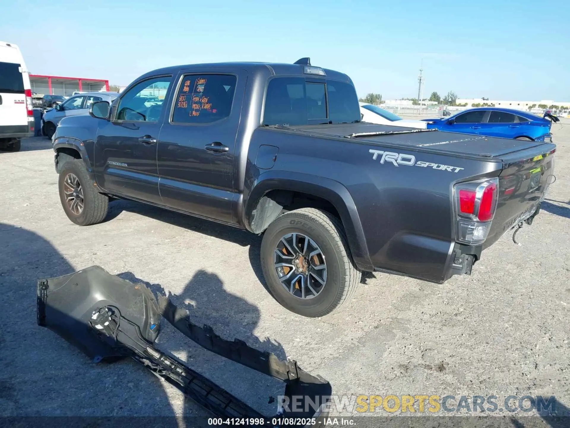 3 fotografías del automóvil dañado 5TFAZ5CN1MX098953 TOYOTA TACOMA 2021