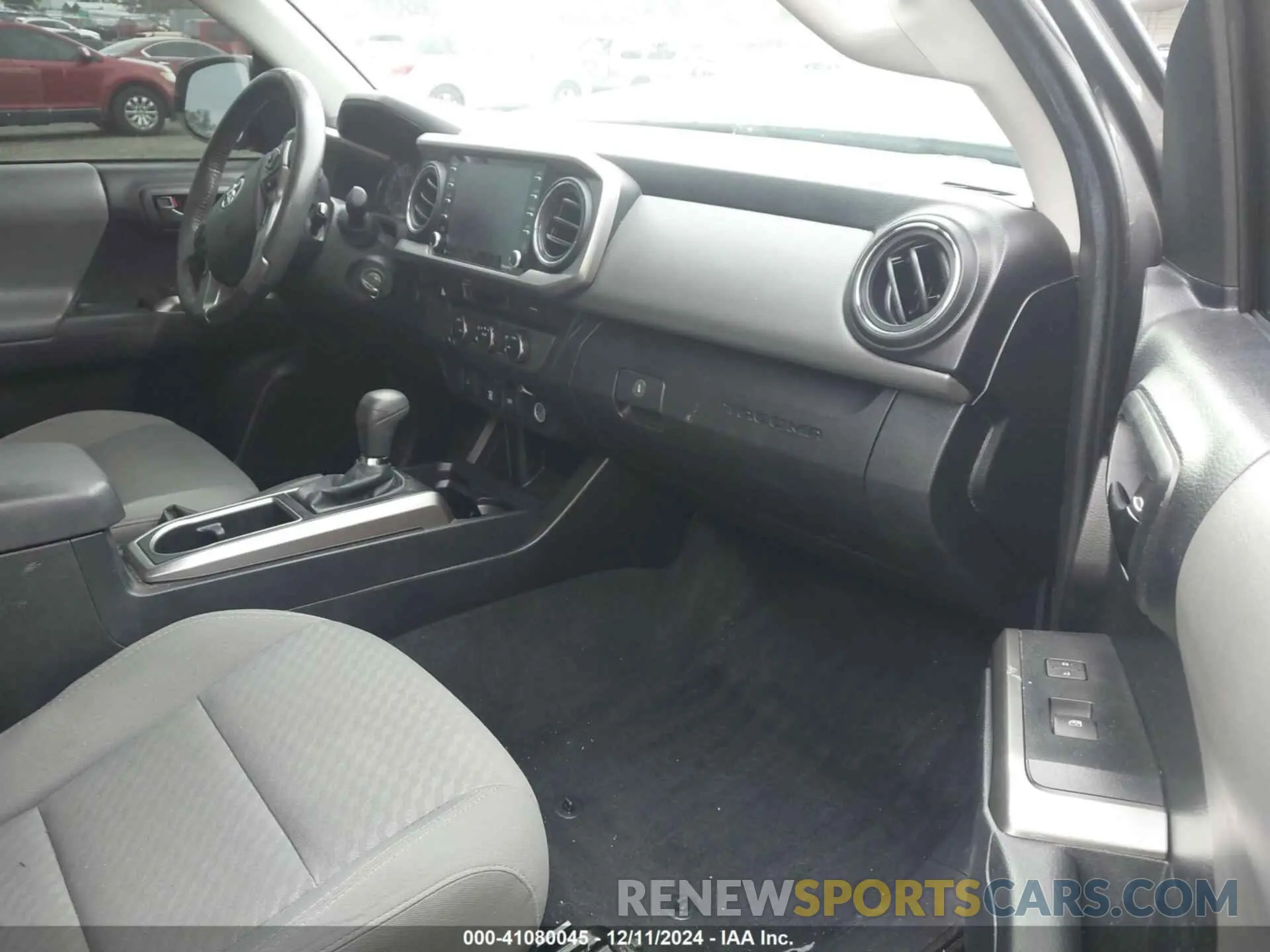 5 fotografías del automóvil dañado 5TFAZ5CN1MX109272 TOYOTA TACOMA 2021