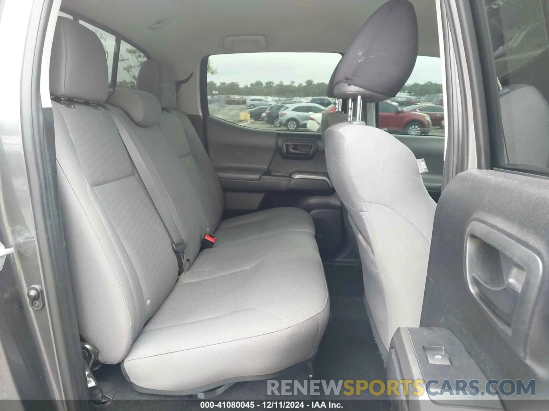 8 fotografías del automóvil dañado 5TFAZ5CN1MX109272 TOYOTA TACOMA 2021