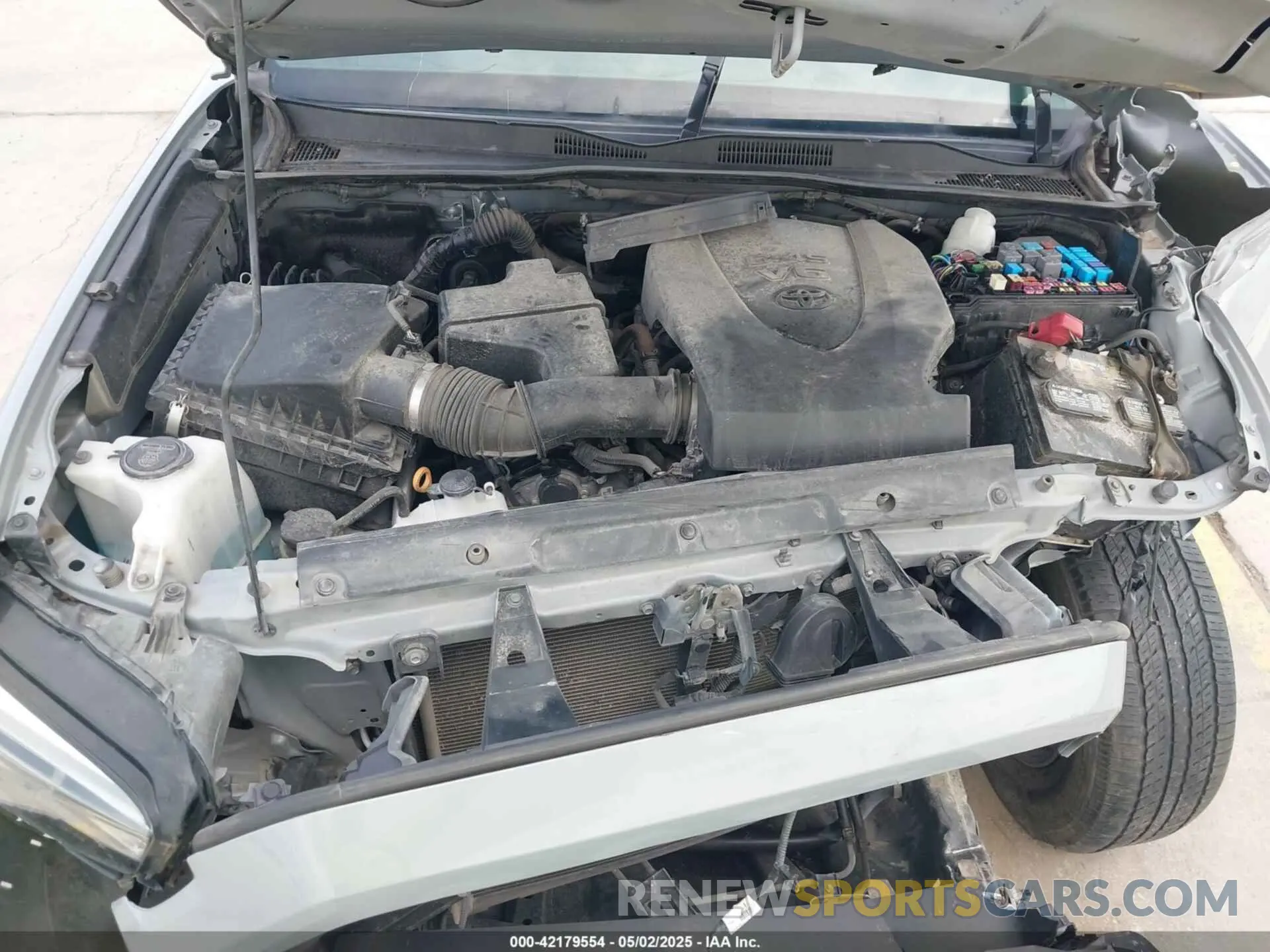 10 fotografías del automóvil dañado 5TFAZ5CN1MX112477 TOYOTA TACOMA 2021