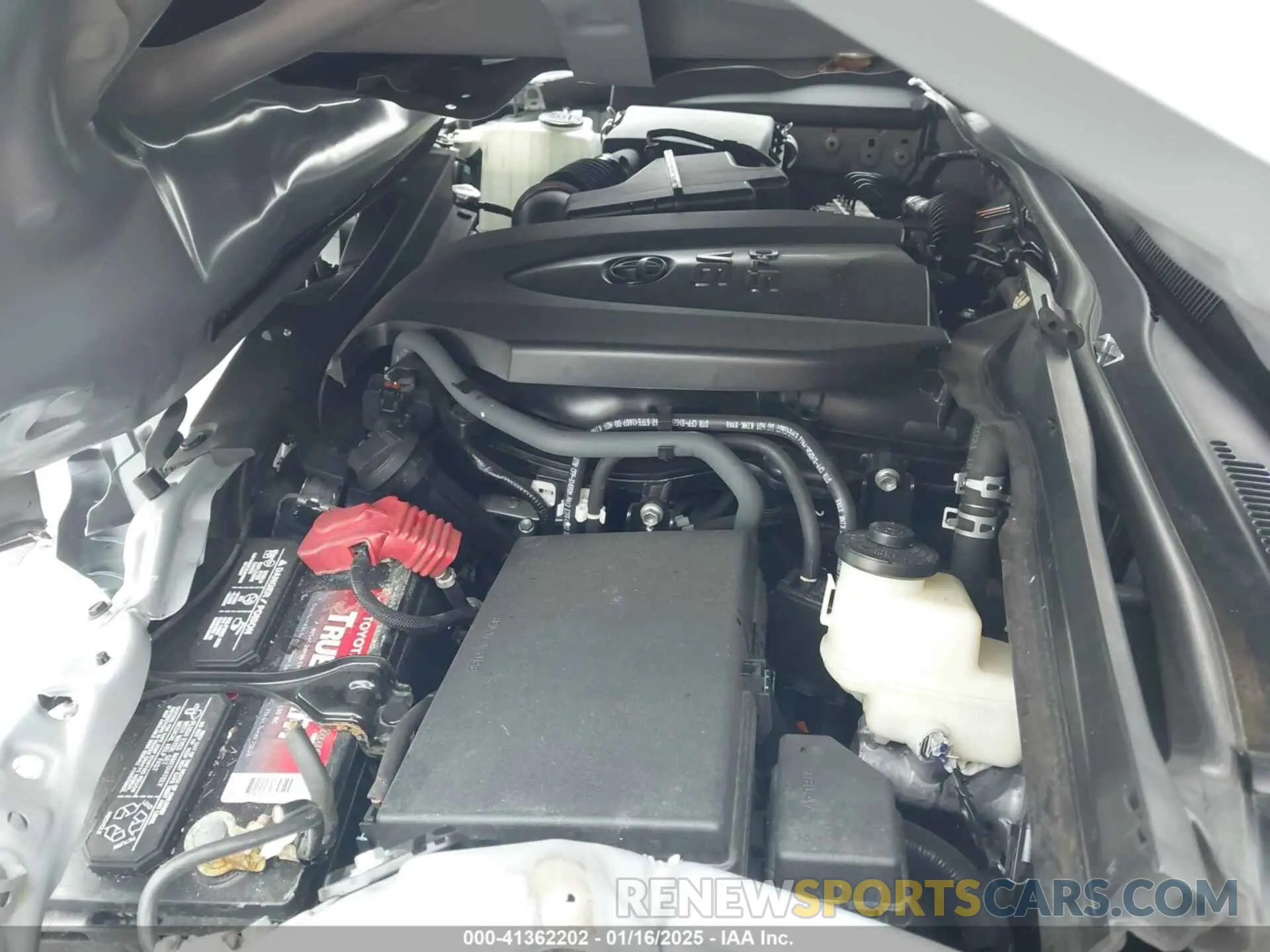 10 fotografías del automóvil dañado 5TFAZ5CN1MX113810 TOYOTA TACOMA 2021