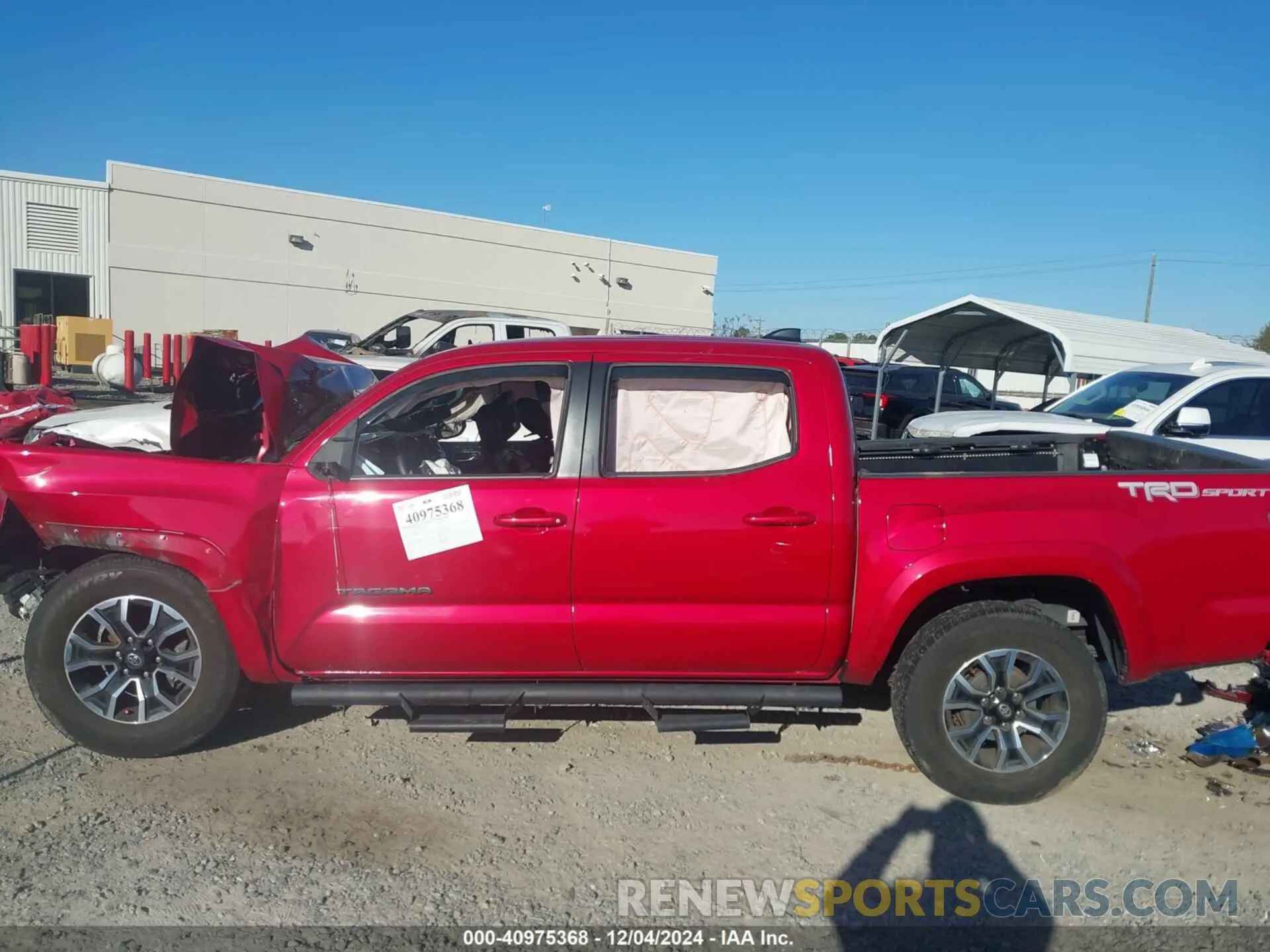 13 fotografías del automóvil dañado 5TFAZ5CN2MX114142 TOYOTA TACOMA 2021