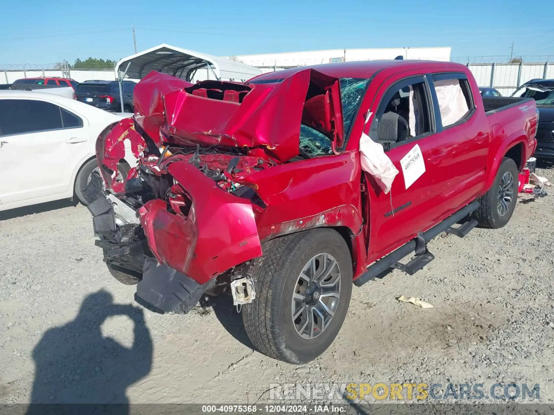 6 fotografías del automóvil dañado 5TFAZ5CN2MX114142 TOYOTA TACOMA 2021