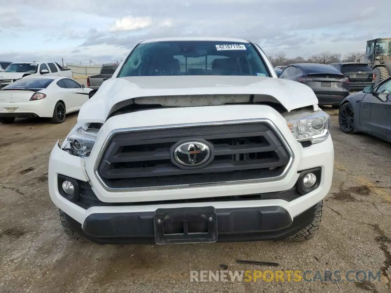 5 fotografías del automóvil dañado 5TFAZ5CN2MX118787 TOYOTA TACOMA 2021