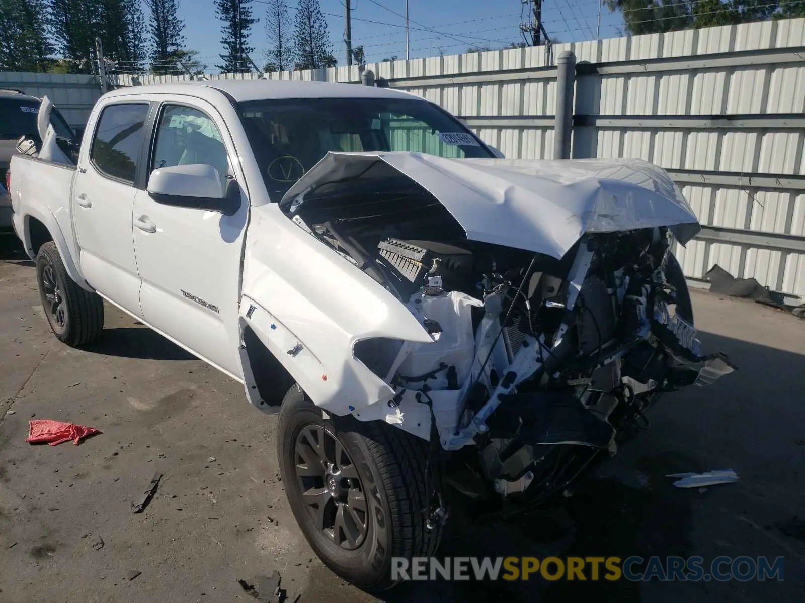 1 fotografías del automóvil dañado 5TFAZ5CN3MX100542 TOYOTA TACOMA 2021