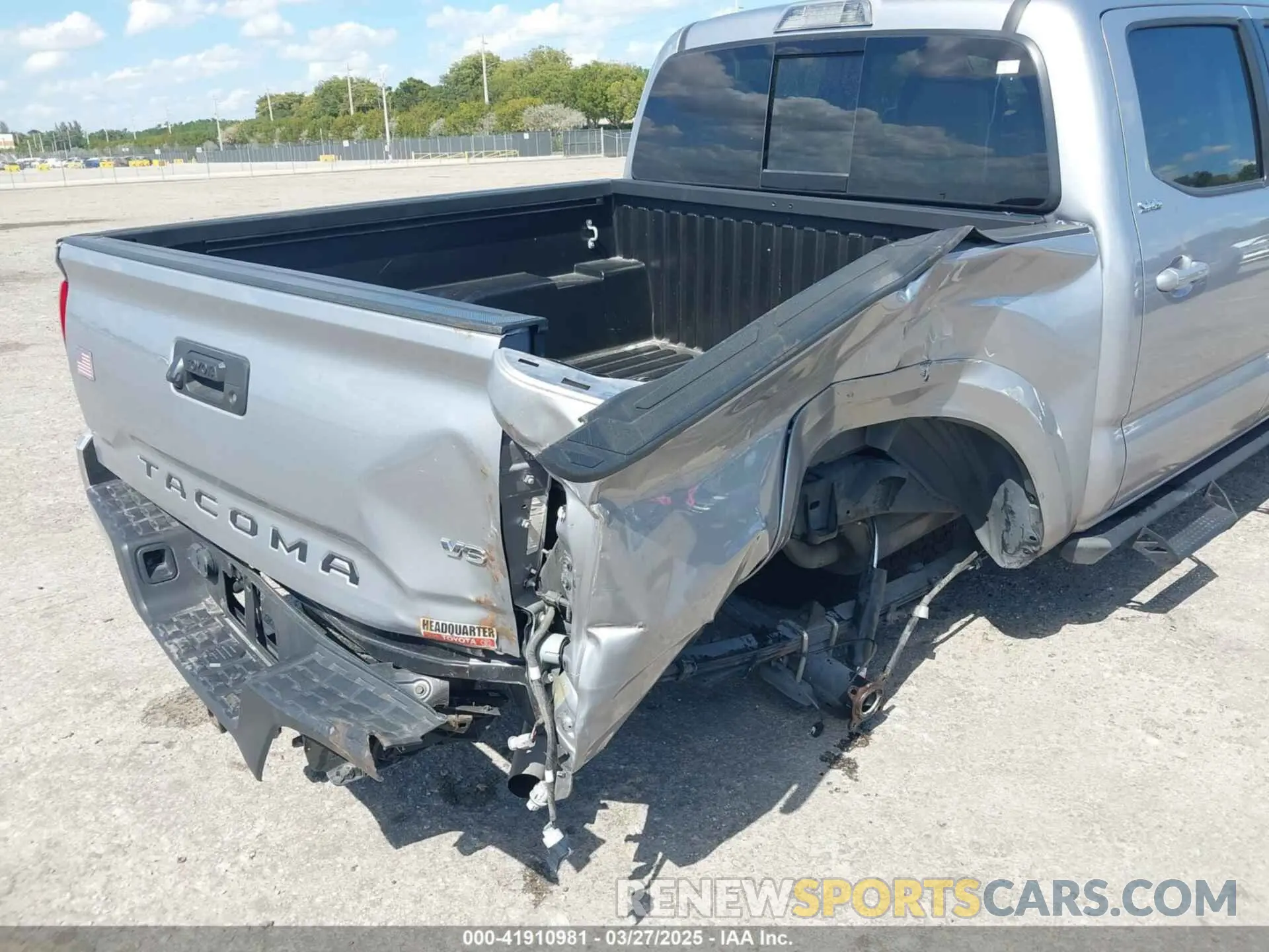 6 fotografías del automóvil dañado 5TFAZ5CN3MX110262 TOYOTA TACOMA 2021