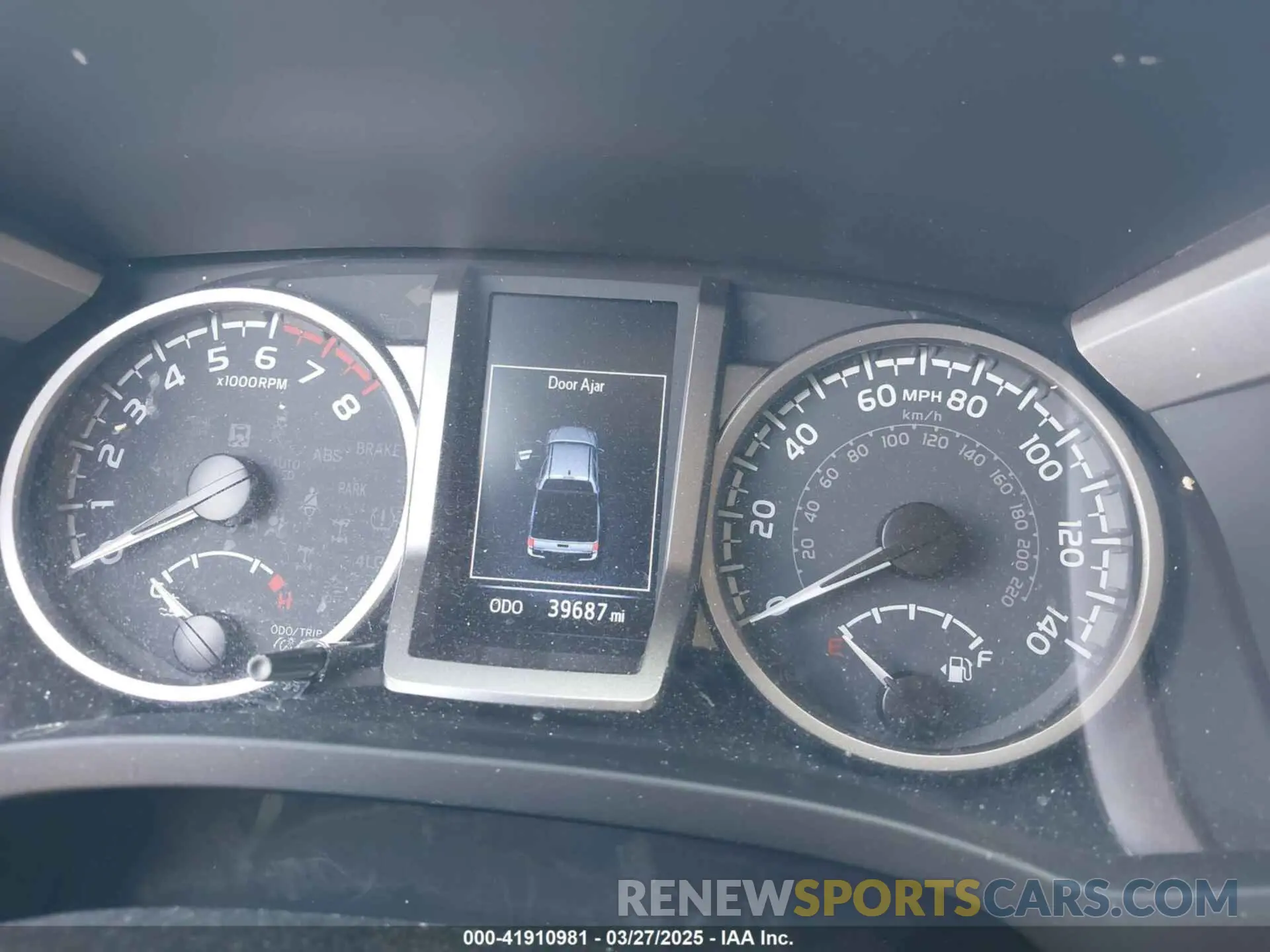 7 fotografías del automóvil dañado 5TFAZ5CN3MX110262 TOYOTA TACOMA 2021