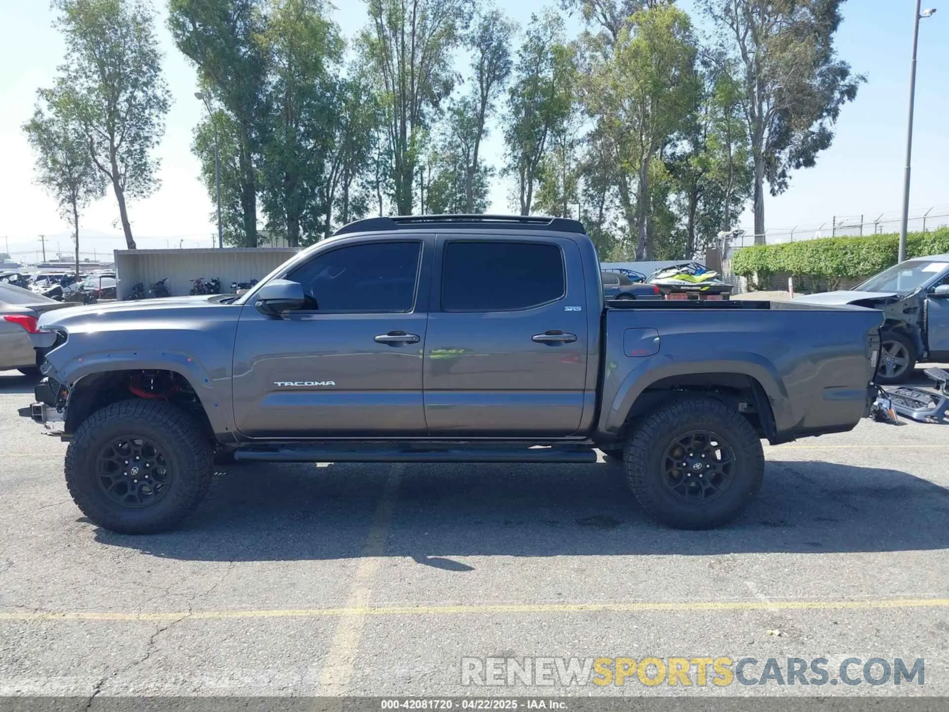 15 fotografías del automóvil dañado 5TFAZ5CN3MX112481 TOYOTA TACOMA 2021