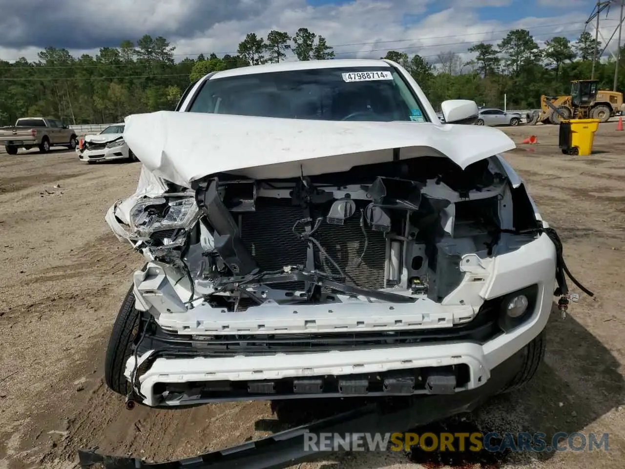 5 fotografías del automóvil dañado 5TFAZ5CN4MX101991 TOYOTA TACOMA 2021