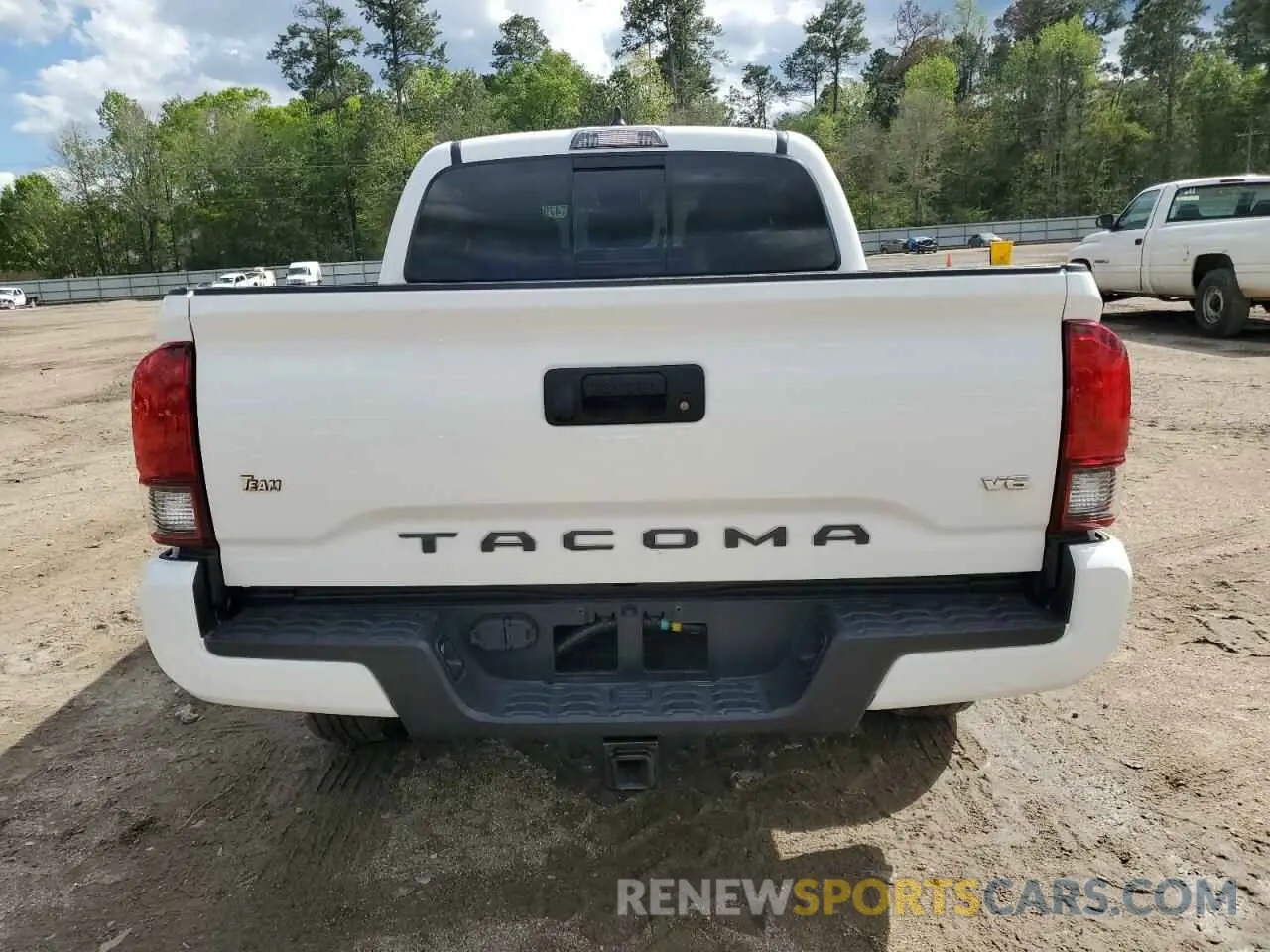 6 fotografías del automóvil dañado 5TFAZ5CN4MX101991 TOYOTA TACOMA 2021
