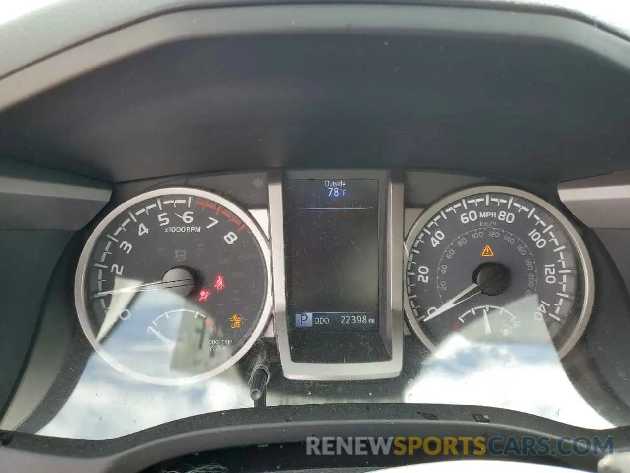 9 fotografías del automóvil dañado 5TFAZ5CN4MX101991 TOYOTA TACOMA 2021