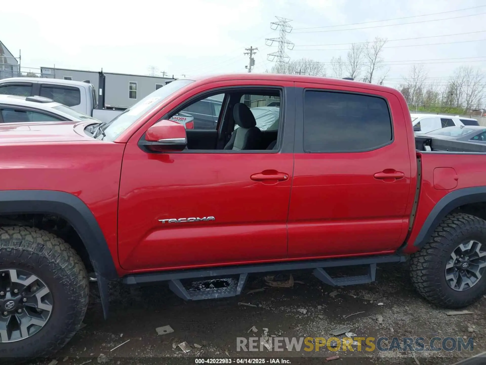 14 fotografías del automóvil dañado 5TFAZ5CN4MX105846 TOYOTA TACOMA 2021