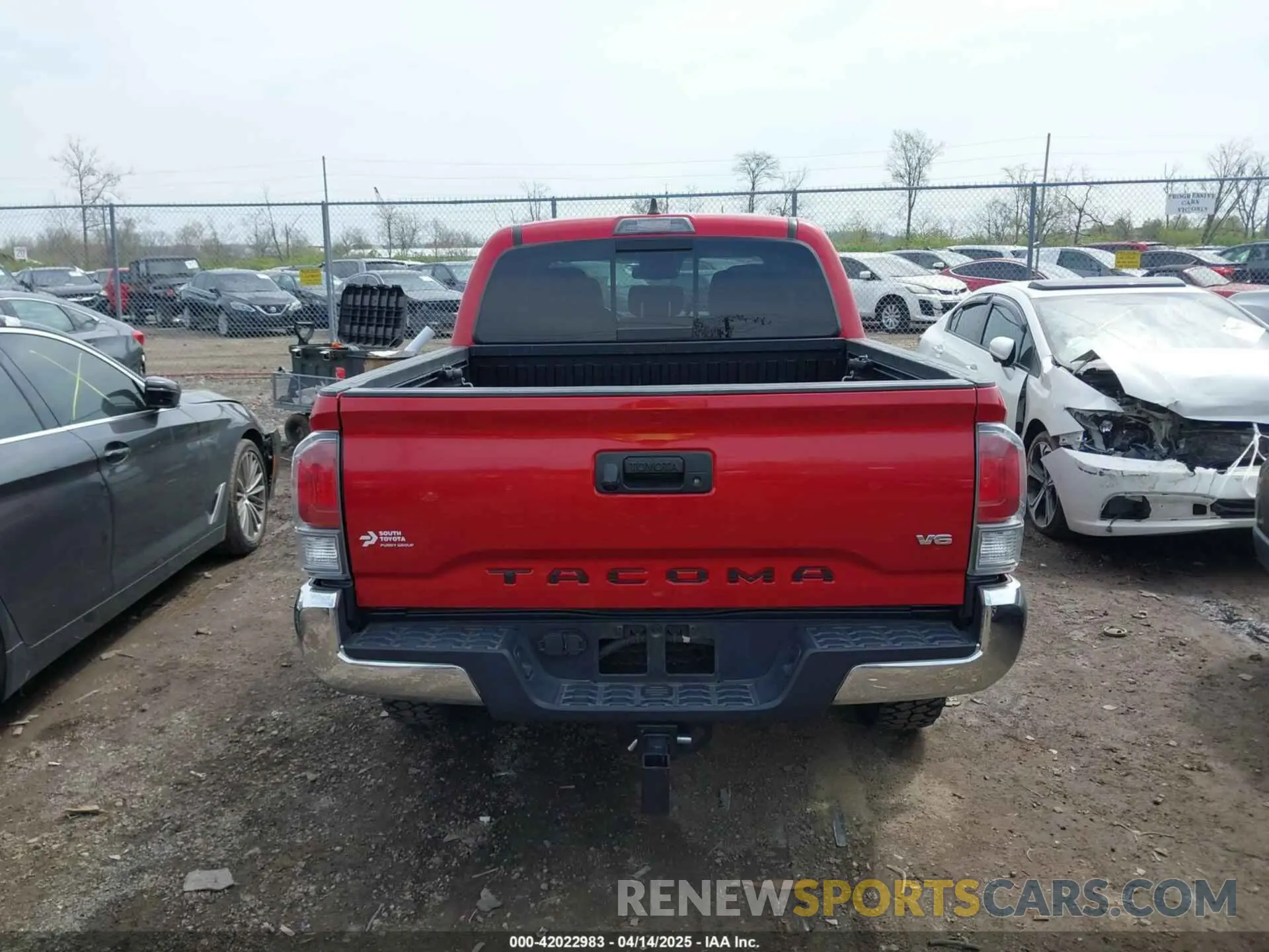 16 fotografías del automóvil dañado 5TFAZ5CN4MX105846 TOYOTA TACOMA 2021