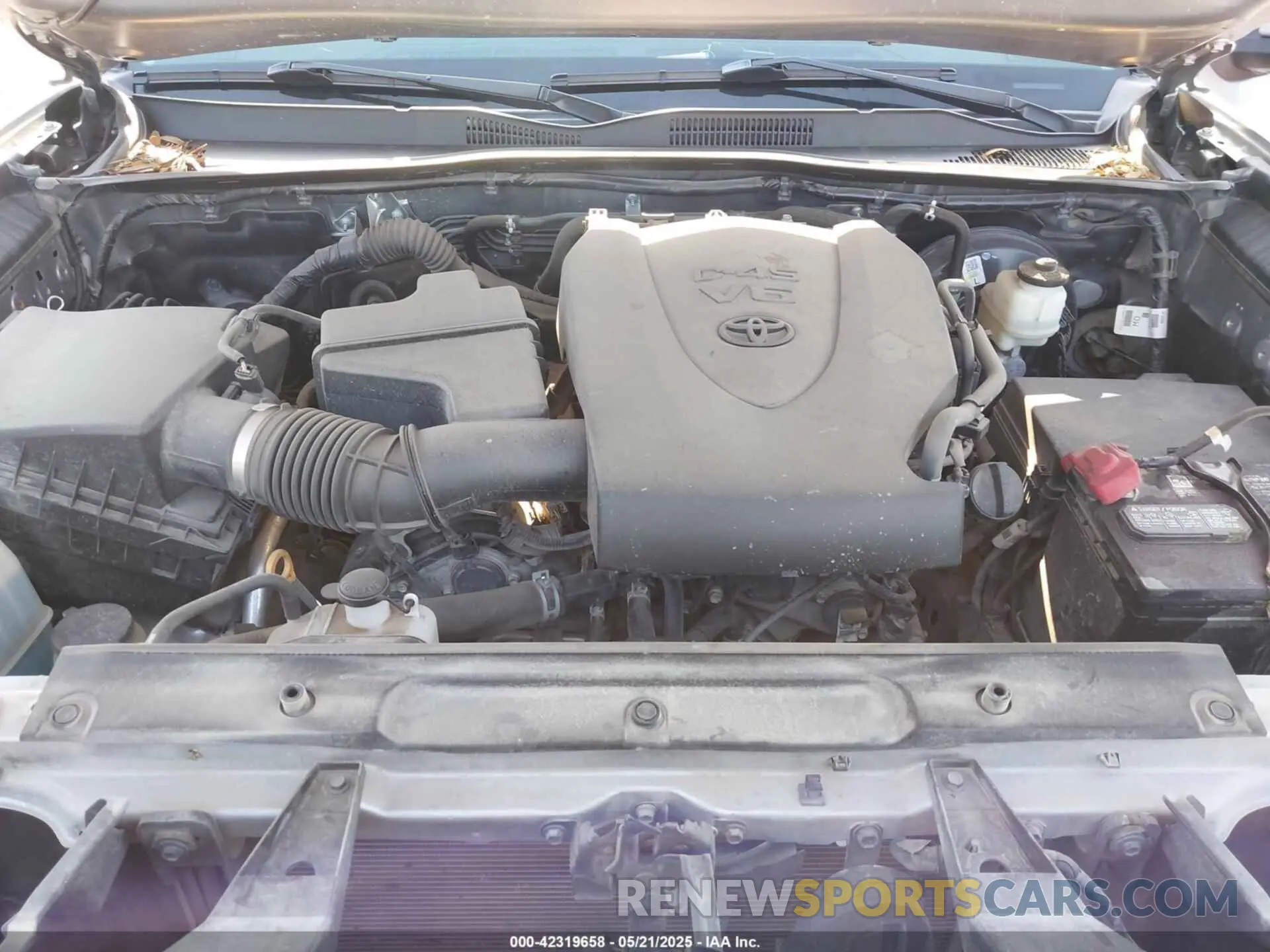 10 fotografías del automóvil dañado 5TFAZ5CN4MX108021 TOYOTA TACOMA 2021