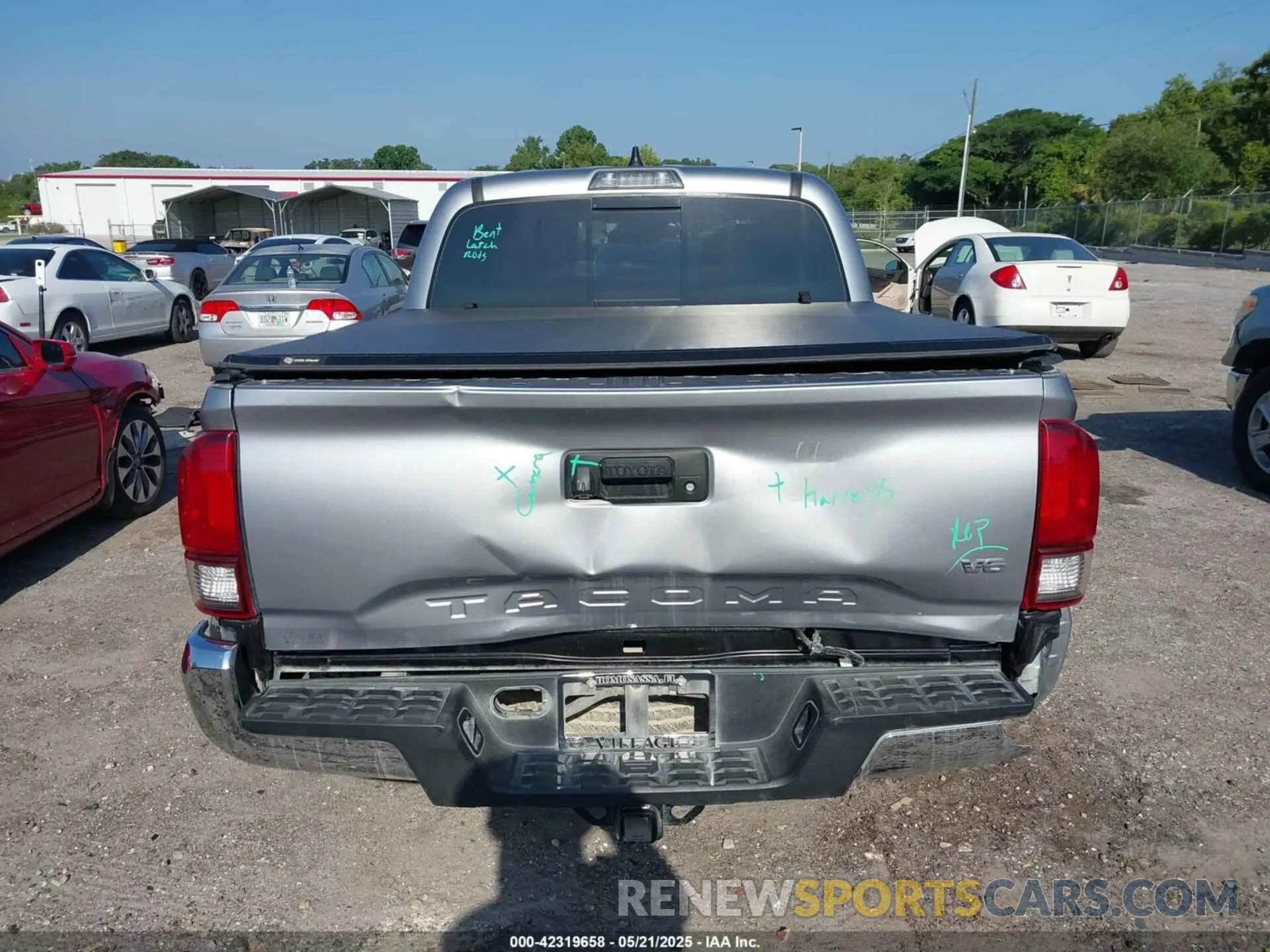 16 fotografías del automóvil dañado 5TFAZ5CN4MX108021 TOYOTA TACOMA 2021