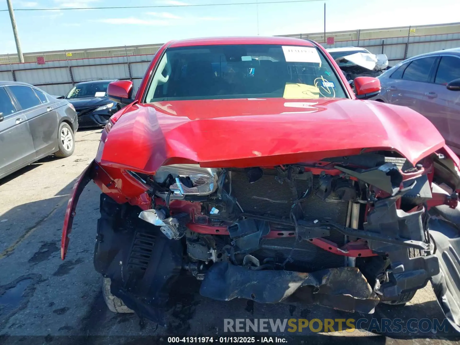 13 fotografías del automóvil dañado 5TFAZ5CN4MX114420 TOYOTA TACOMA 2021