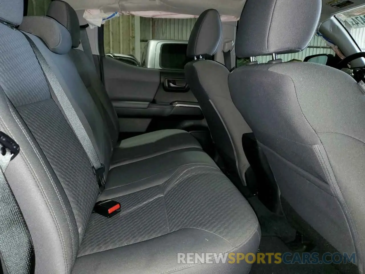 10 fotografías del automóvil dañado 5TFAZ5CN4MX116524 TOYOTA TACOMA 2021