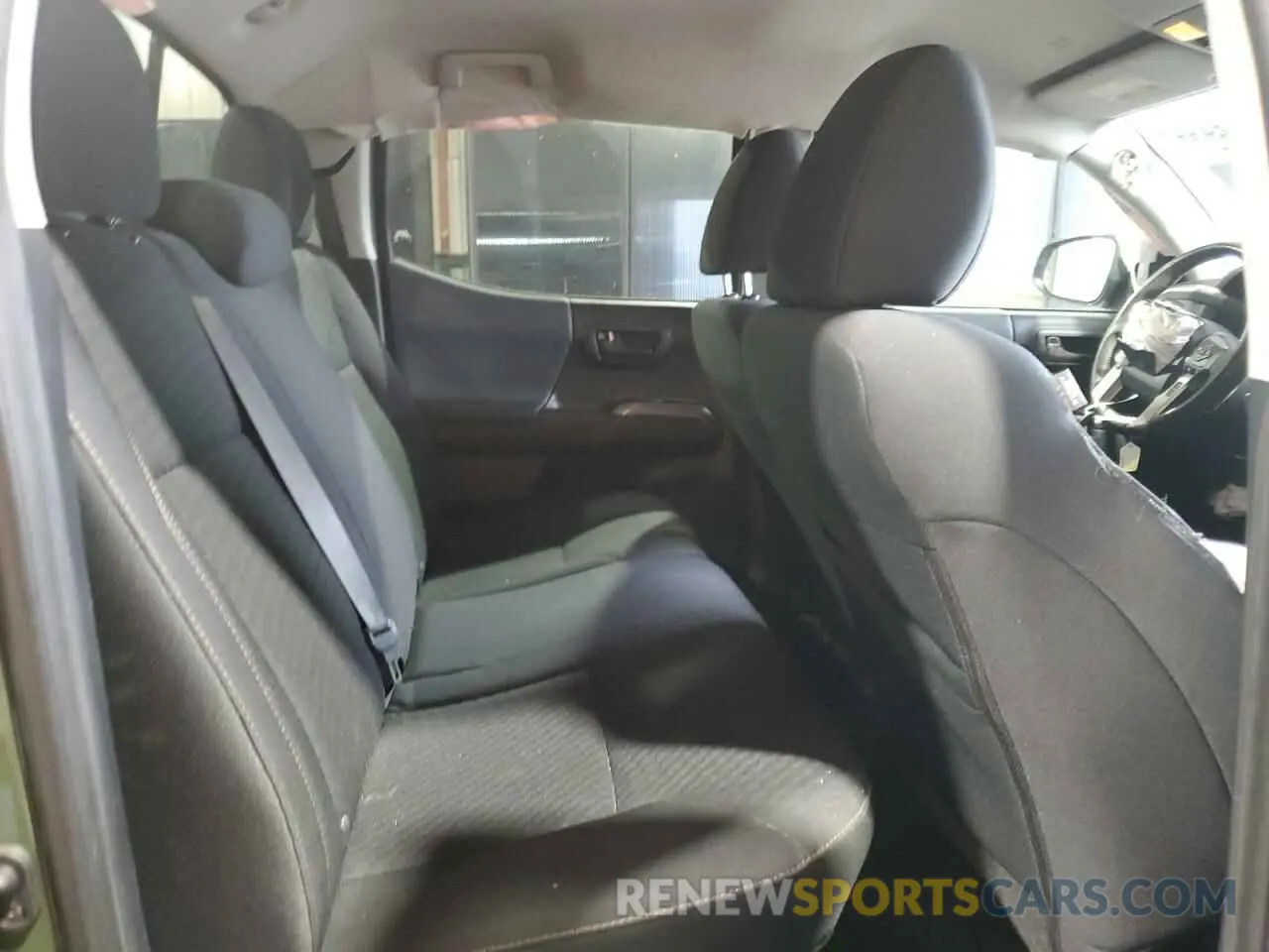 10 fotografías del automóvil dañado 5TFAZ5CN5MX096302 TOYOTA TACOMA 2021