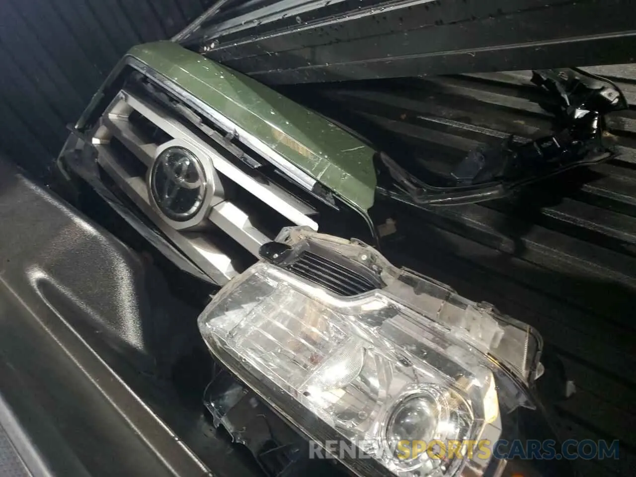 12 fotografías del automóvil dañado 5TFAZ5CN5MX096302 TOYOTA TACOMA 2021