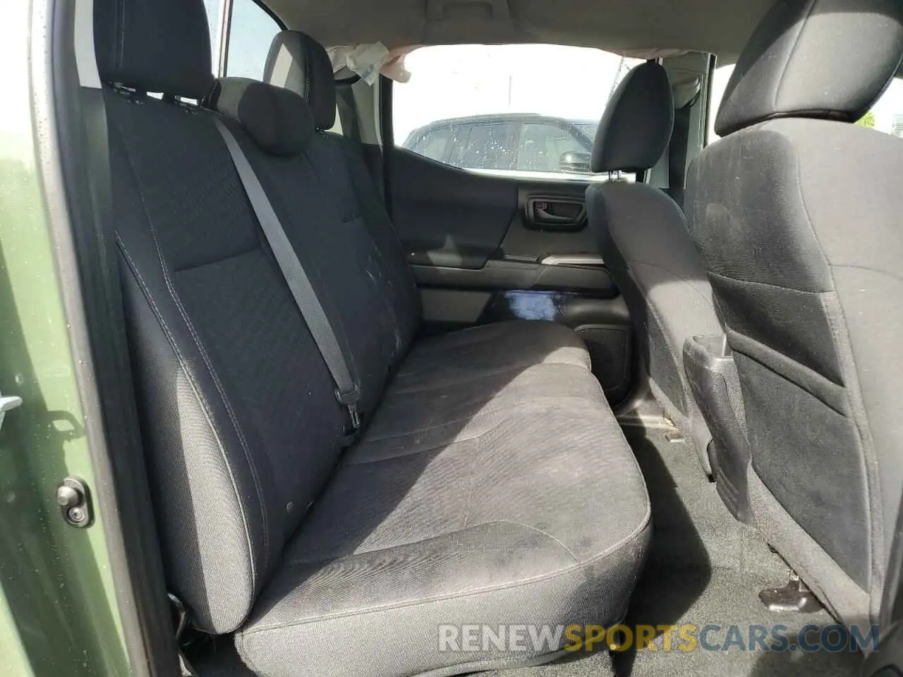 10 fotografías del automóvil dañado 5TFAZ5CN5MX102714 TOYOTA TACOMA 2021