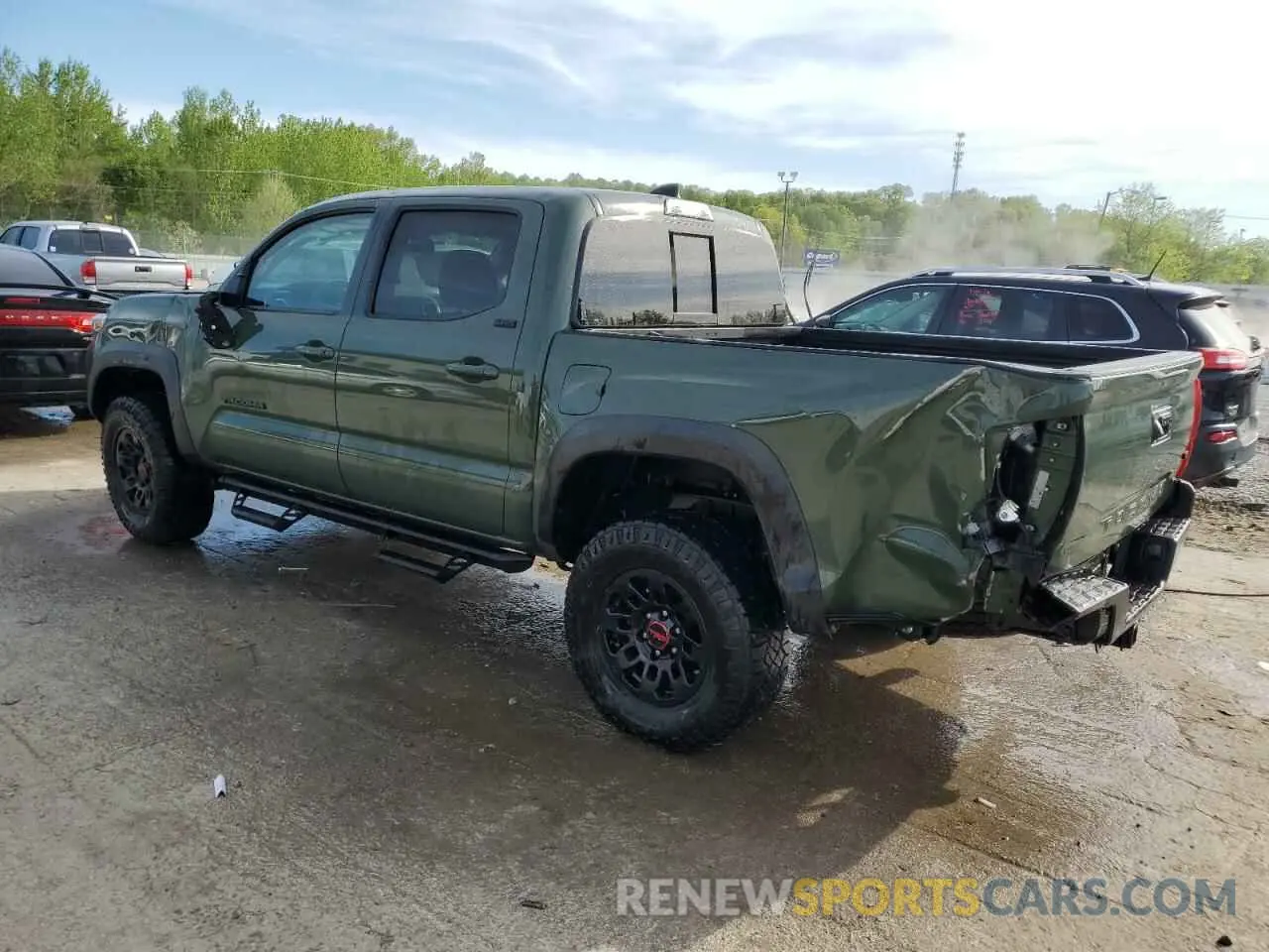 2 fotografías del automóvil dañado 5TFAZ5CN5MX102714 TOYOTA TACOMA 2021