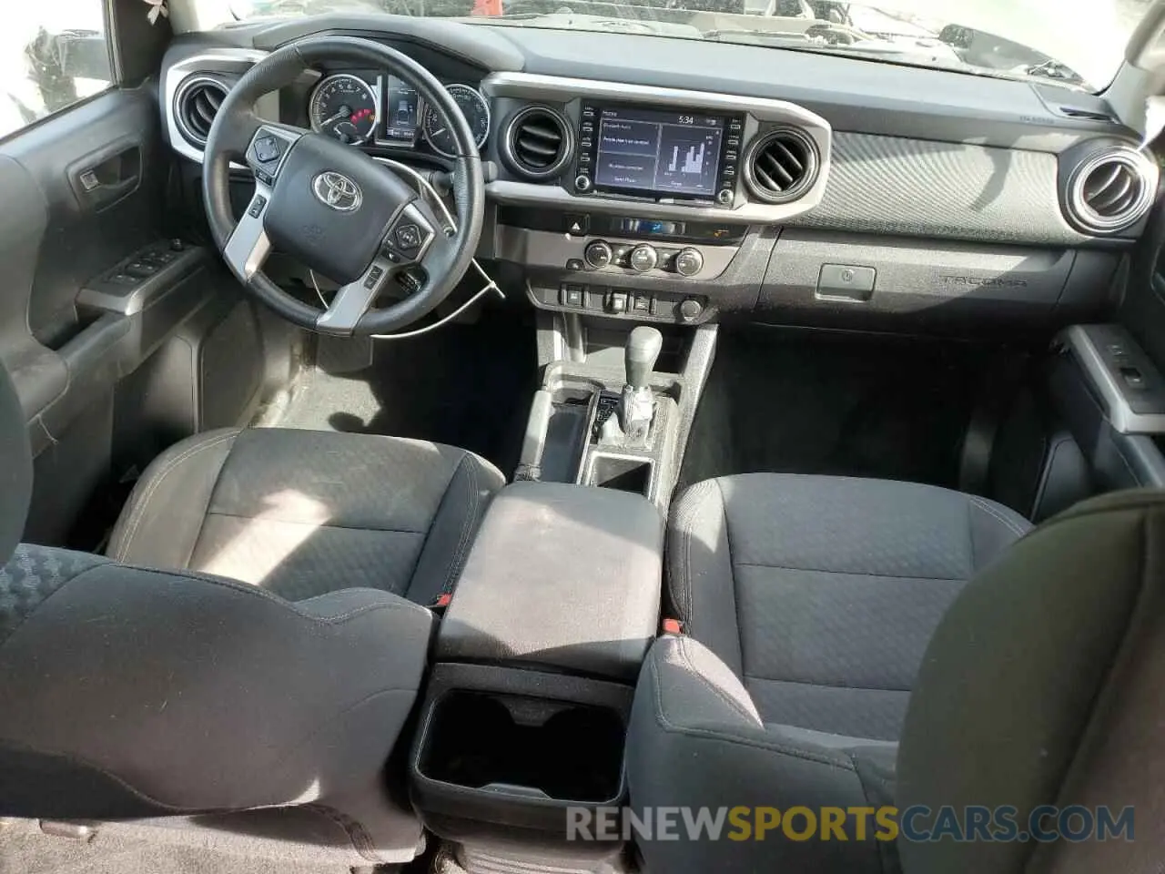 8 fotografías del automóvil dañado 5TFAZ5CN5MX102714 TOYOTA TACOMA 2021