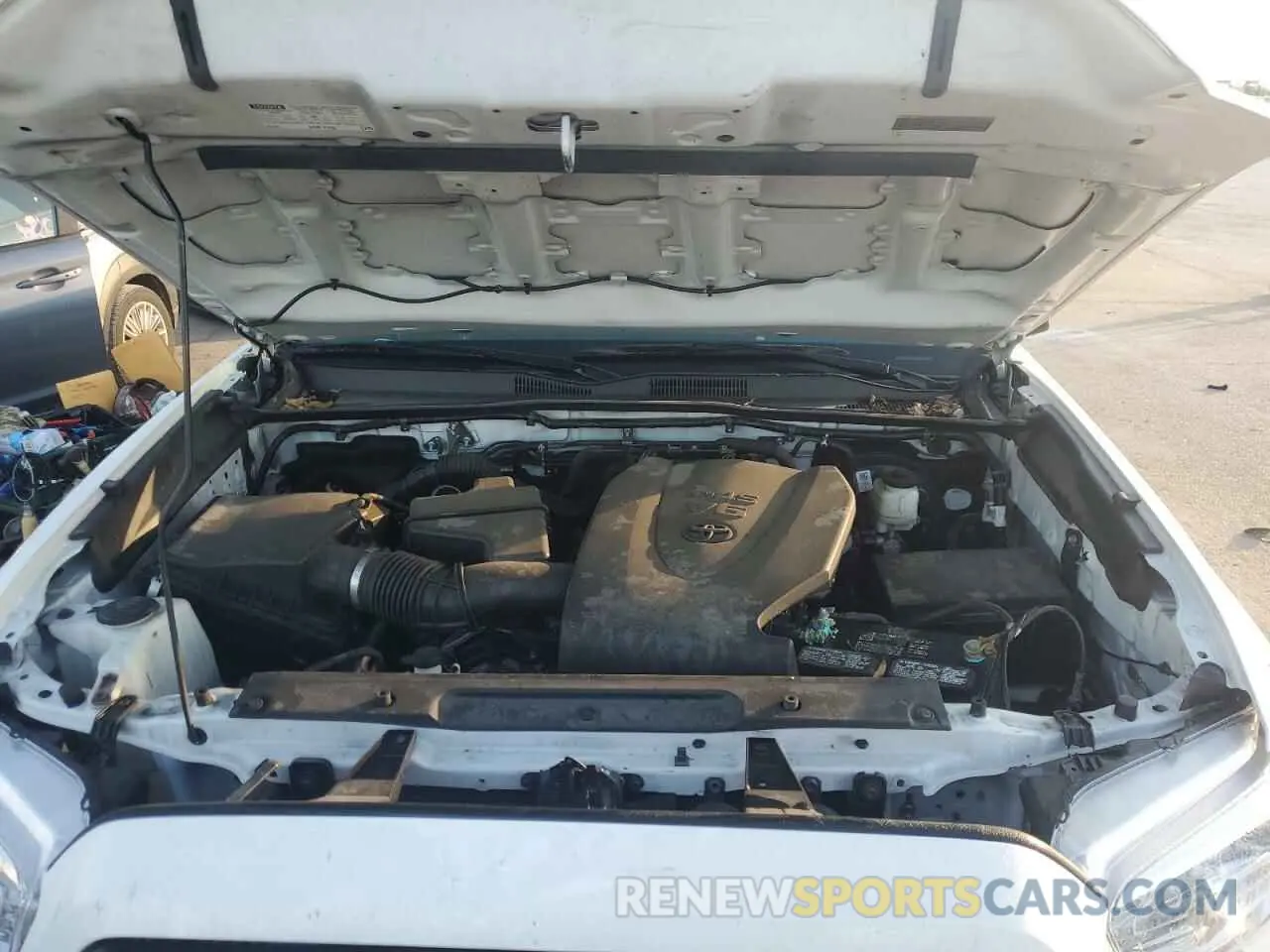 11 fotografías del automóvil dañado 5TFAZ5CN5MX104835 TOYOTA TACOMA 2021