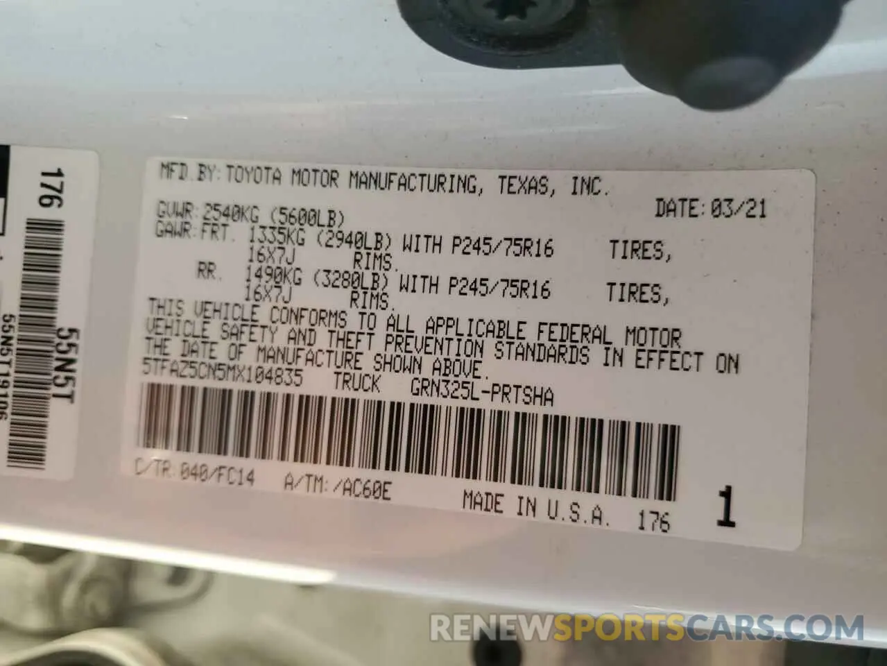 12 fotografías del automóvil dañado 5TFAZ5CN5MX104835 TOYOTA TACOMA 2021