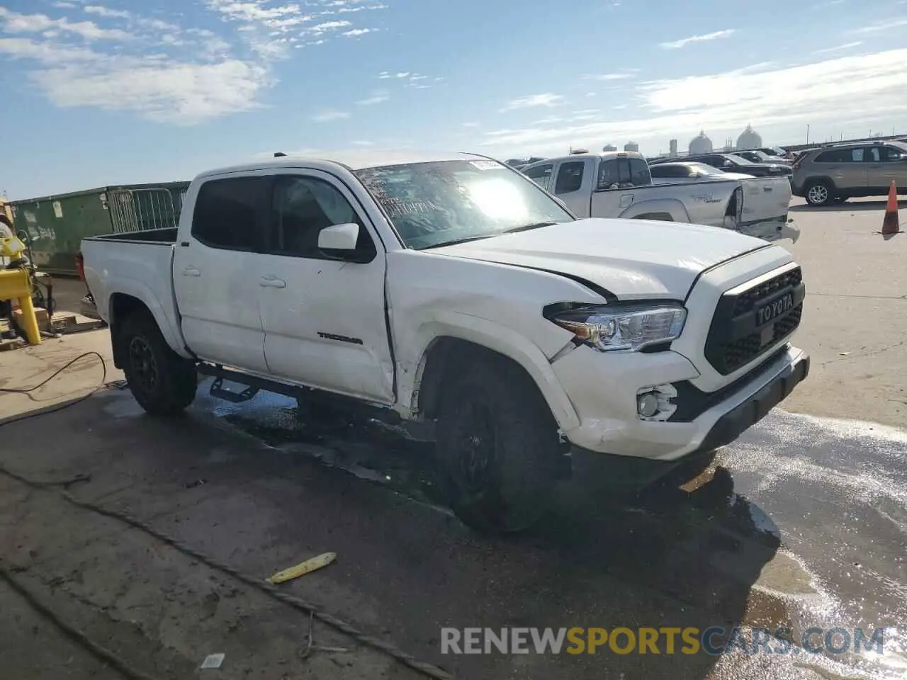 4 fotografías del automóvil dañado 5TFAZ5CN5MX104835 TOYOTA TACOMA 2021
