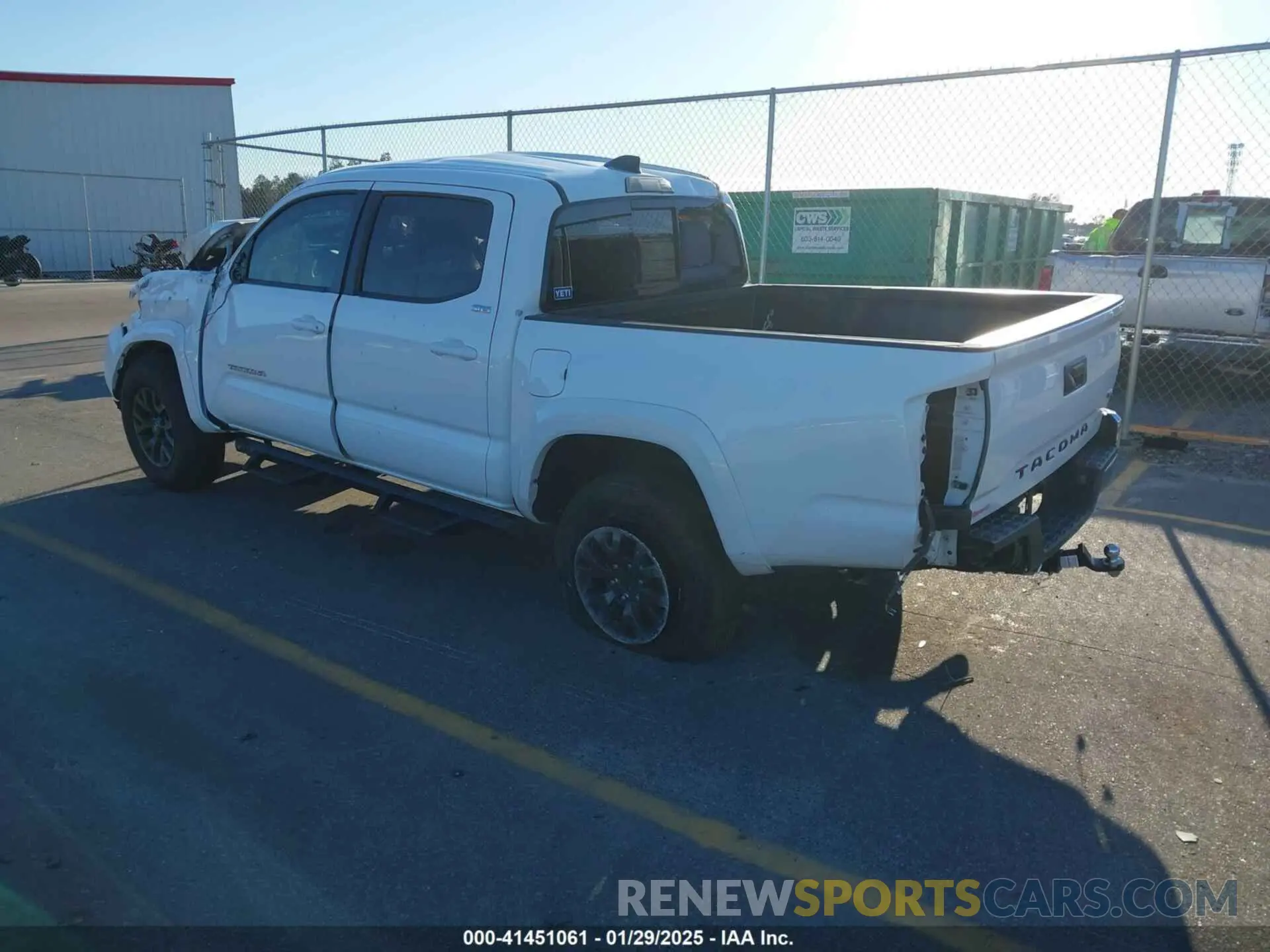 3 fotografías del automóvil dañado 5TFAZ5CN5MX107993 TOYOTA TACOMA 2021