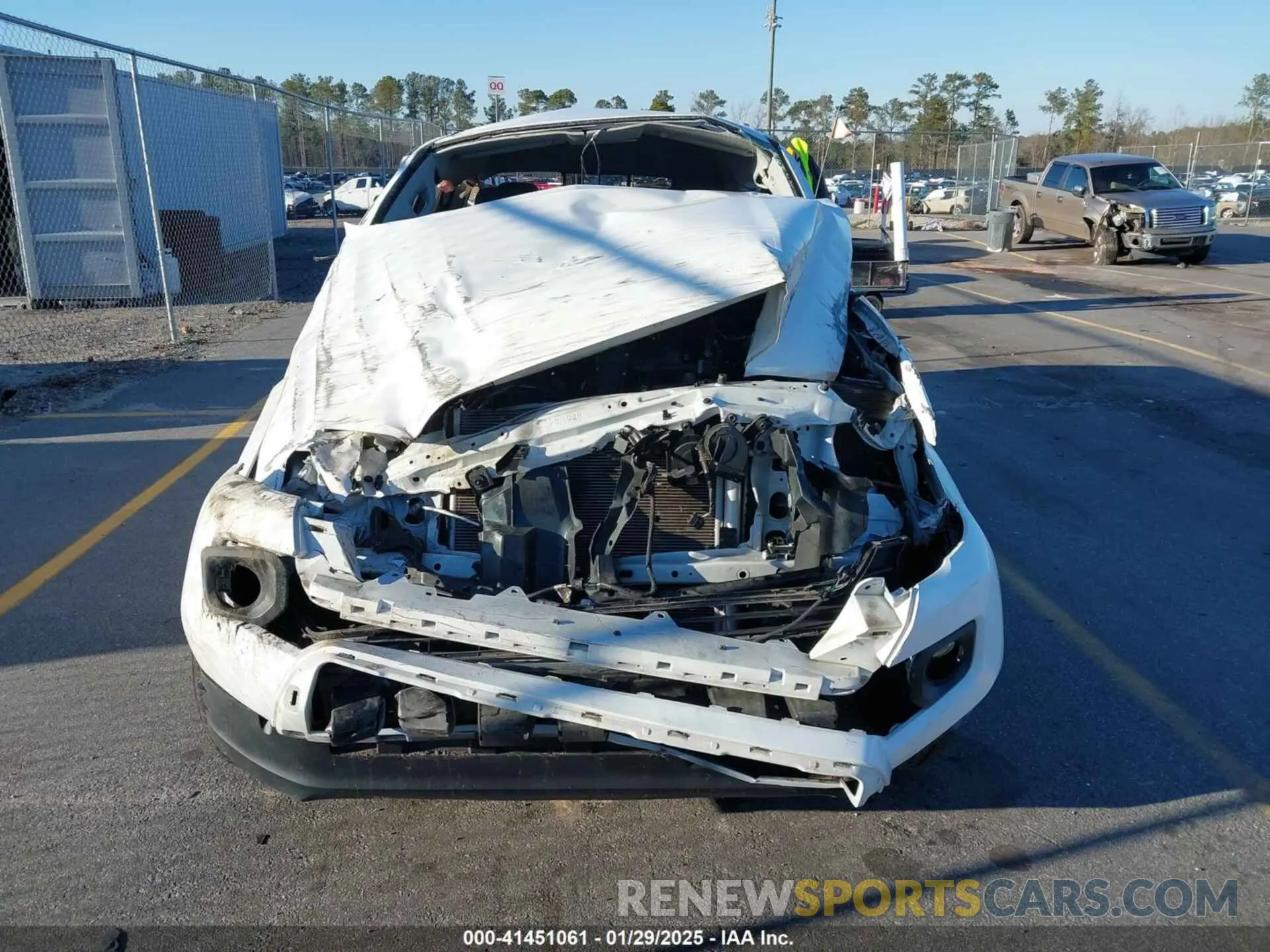 6 fotografías del automóvil dañado 5TFAZ5CN5MX107993 TOYOTA TACOMA 2021