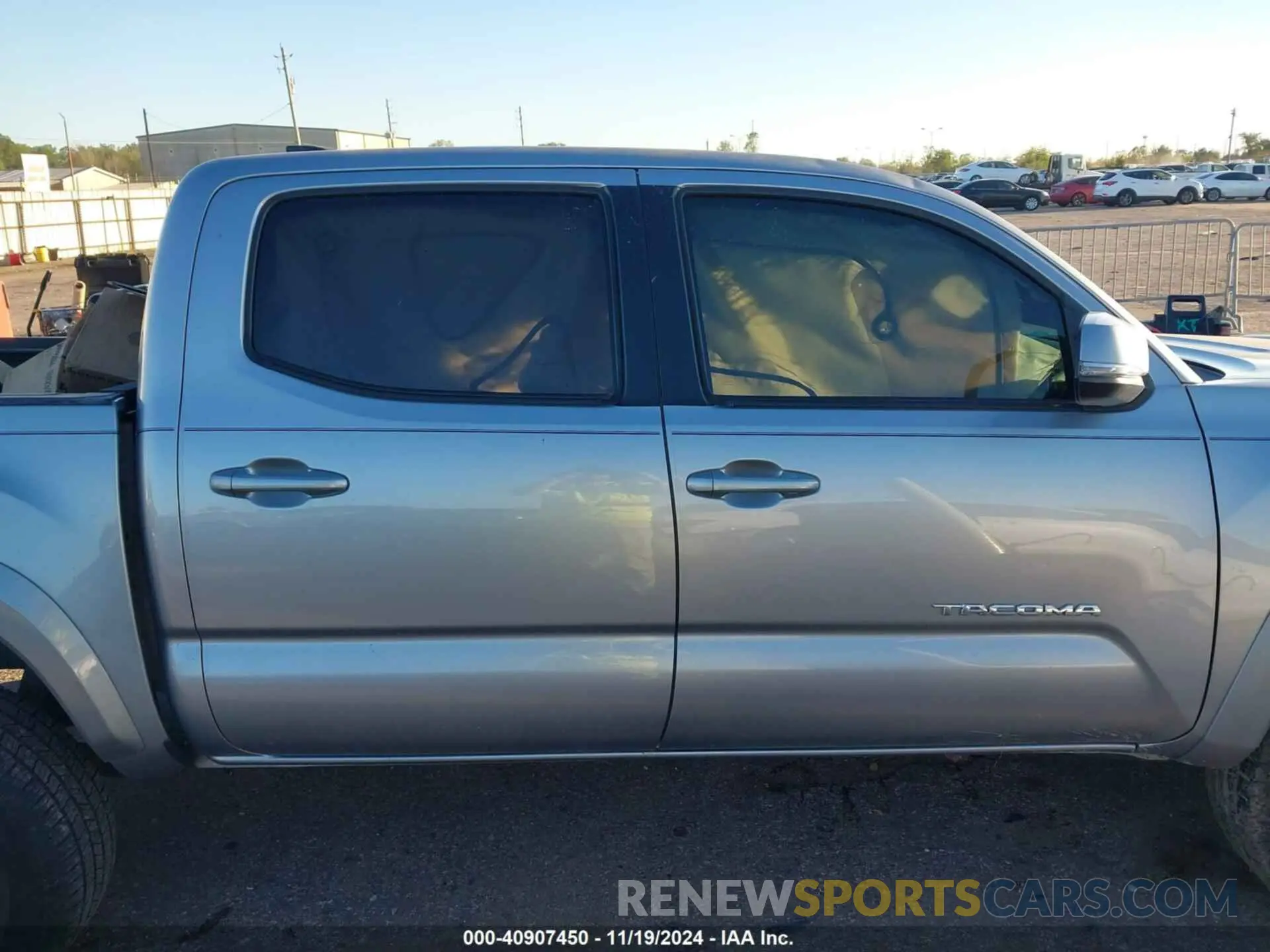 12 fotografías del automóvil dañado 5TFAZ5CN5MX117195 TOYOTA TACOMA 2021