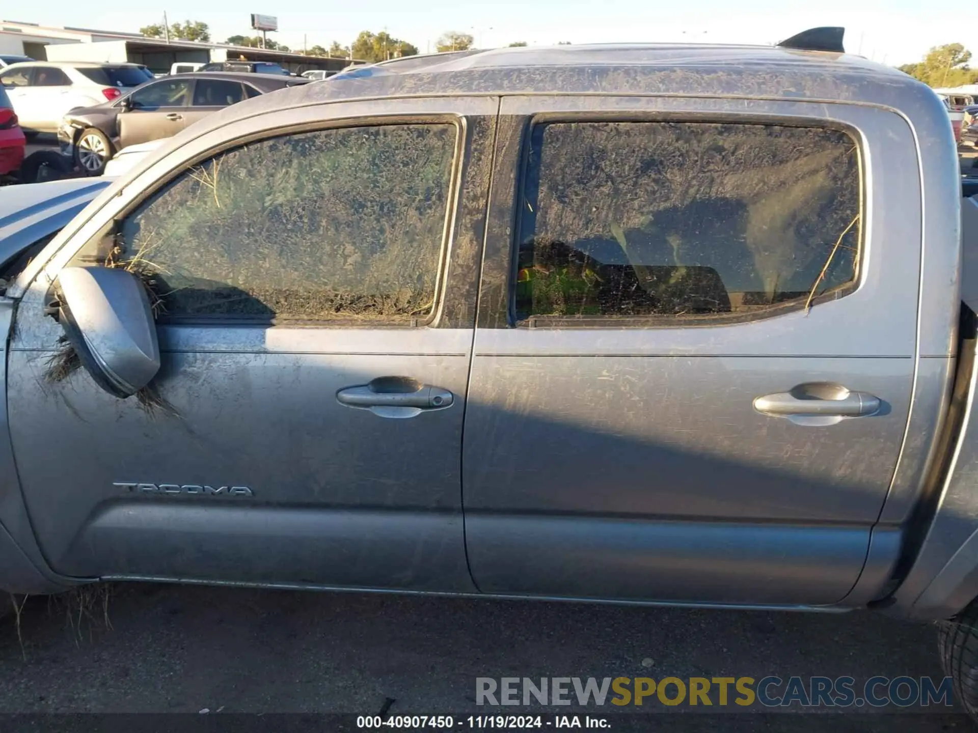 13 fotografías del automóvil dañado 5TFAZ5CN5MX117195 TOYOTA TACOMA 2021
