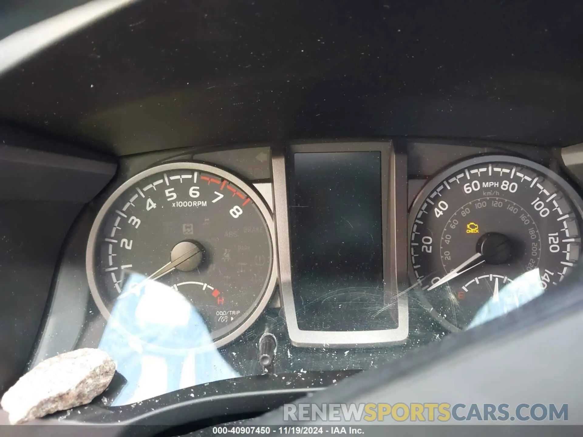 14 fotografías del automóvil dañado 5TFAZ5CN5MX117195 TOYOTA TACOMA 2021