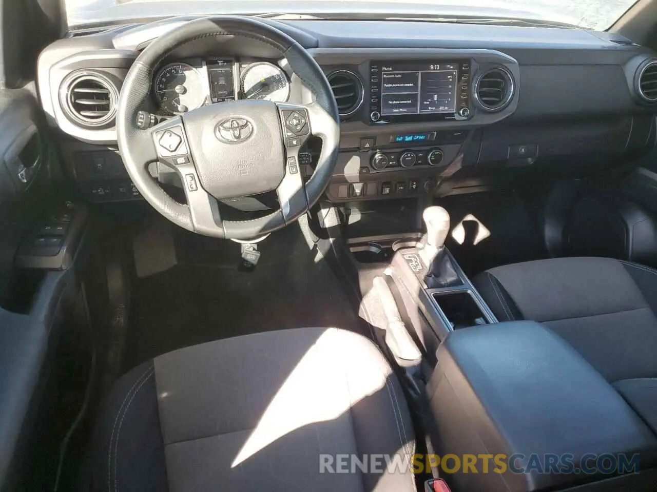 8 fotografías del automóvil dañado 5TFAZ5CN6MX103340 TOYOTA TACOMA 2021