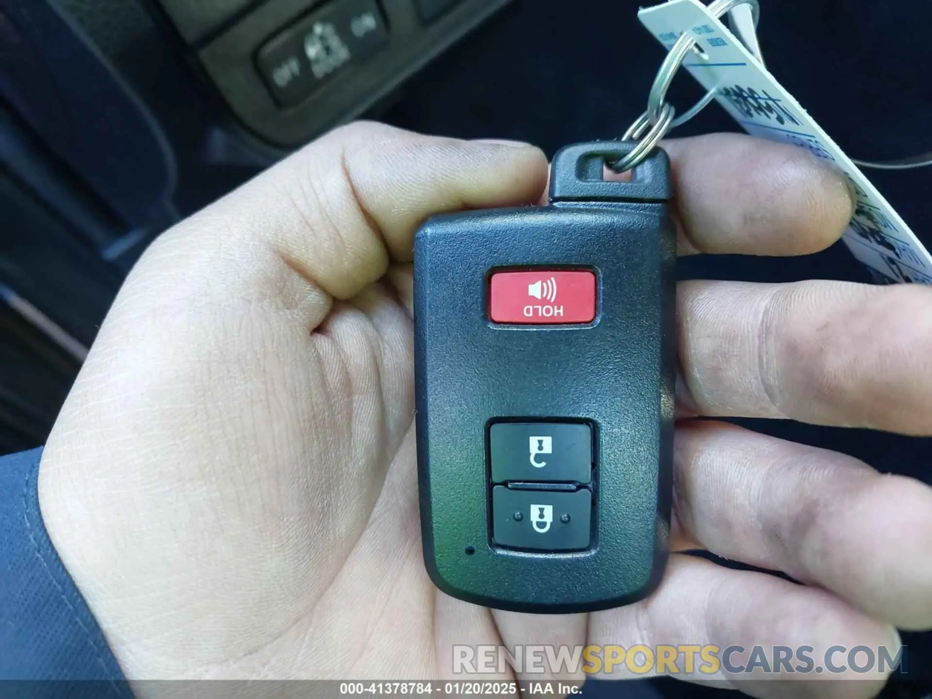 11 fotografías del automóvil dañado 5TFAZ5CN6MX112104 TOYOTA TACOMA 2021