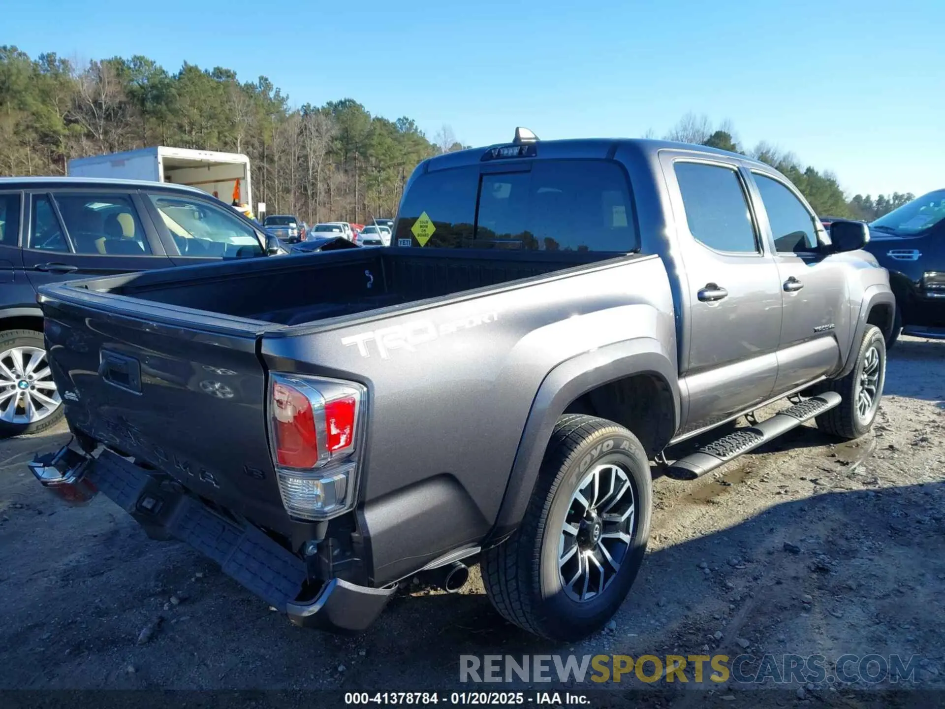 4 fotografías del automóvil dañado 5TFAZ5CN6MX112104 TOYOTA TACOMA 2021