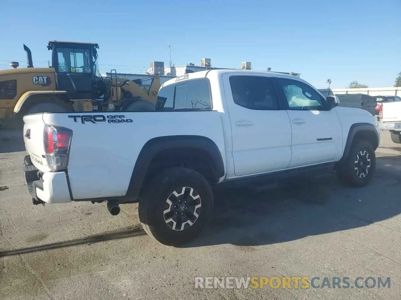 3 fotografías del automóvil dañado 5TFAZ5CN7MX111544 TOYOTA TACOMA 2021