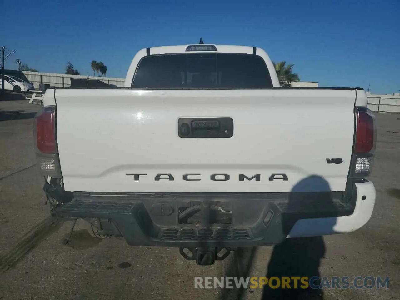 6 fotografías del automóvil dañado 5TFAZ5CN7MX111544 TOYOTA TACOMA 2021